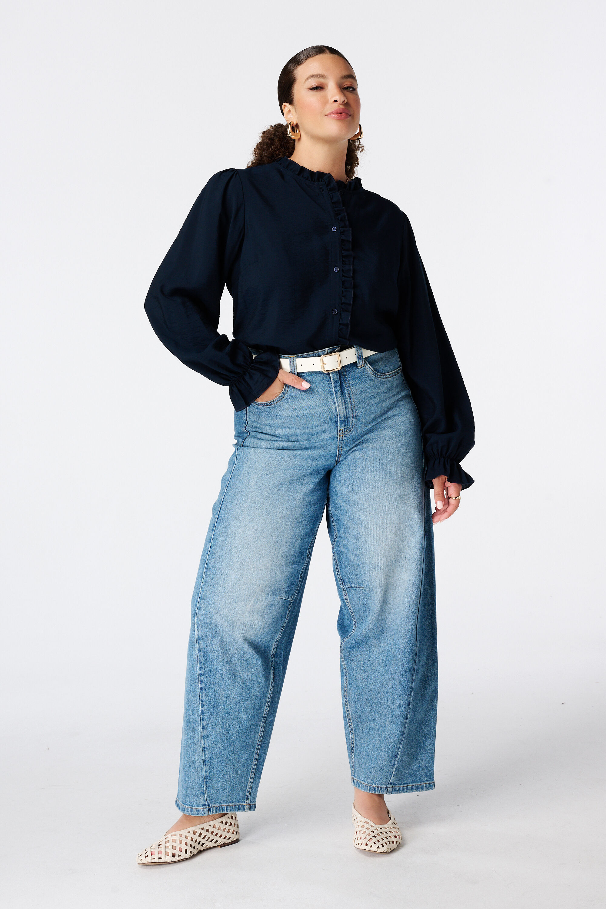 Blusa con volantes image number 5
