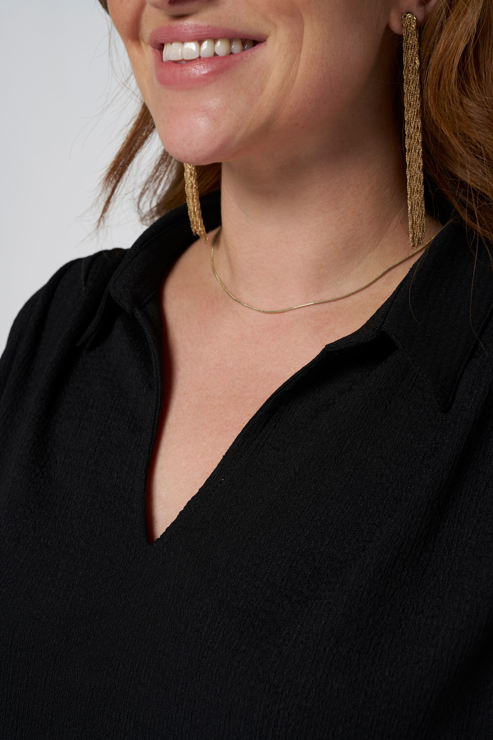 Top con escote en V  image number 4