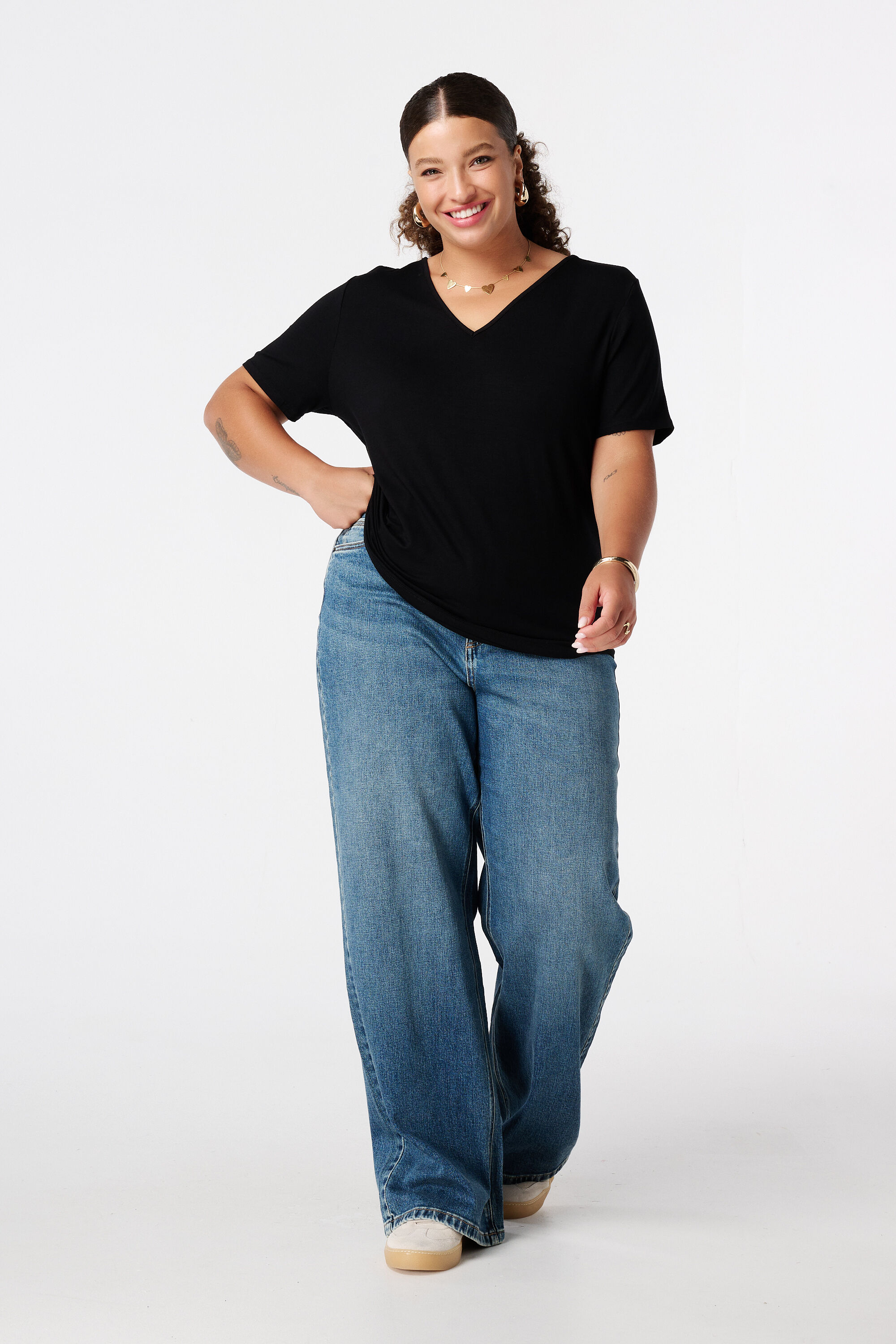 Camiseta con escote en V image number 5