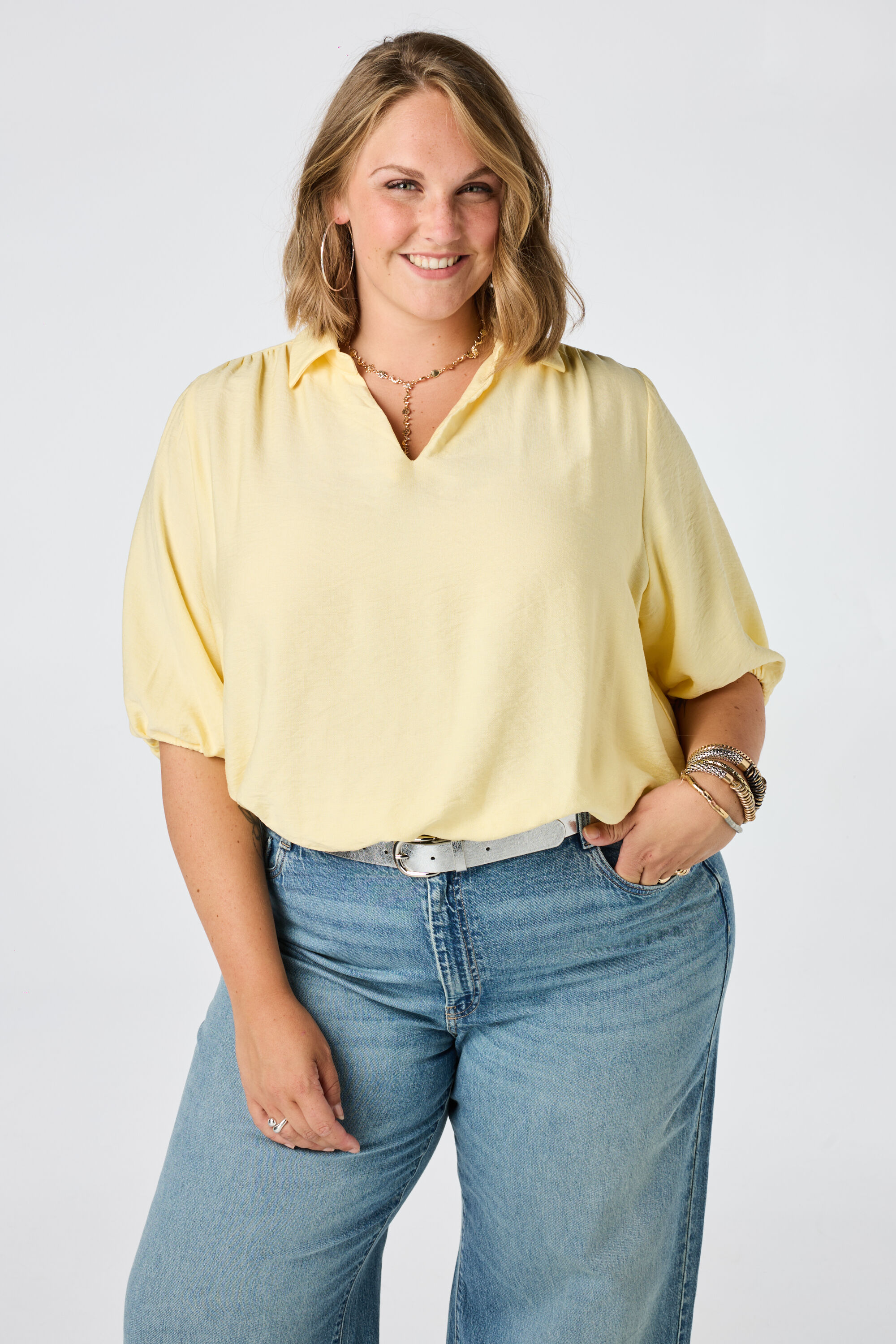 Blusa con mangas abullonadas