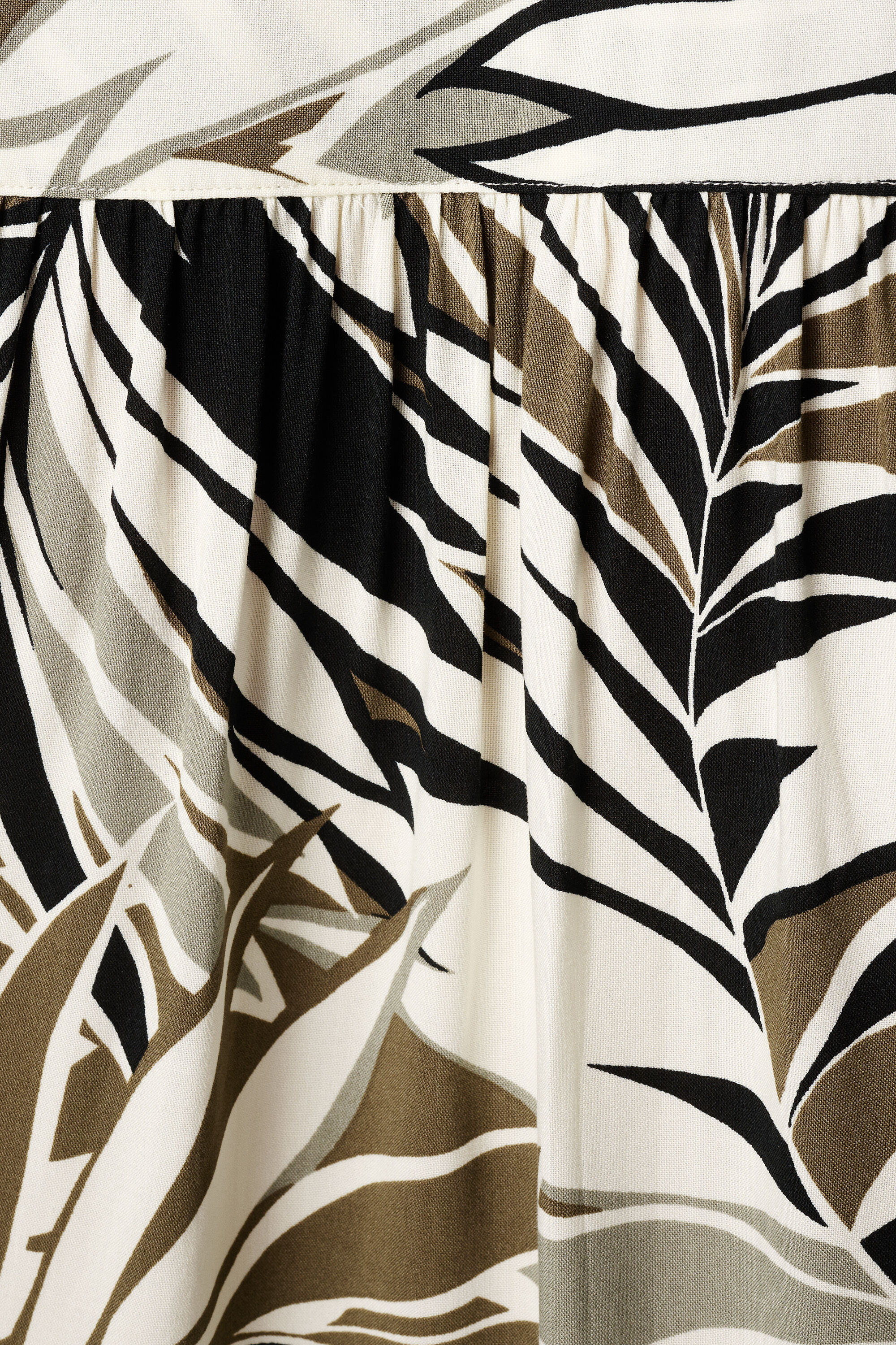 Blusa con estampado image number 6