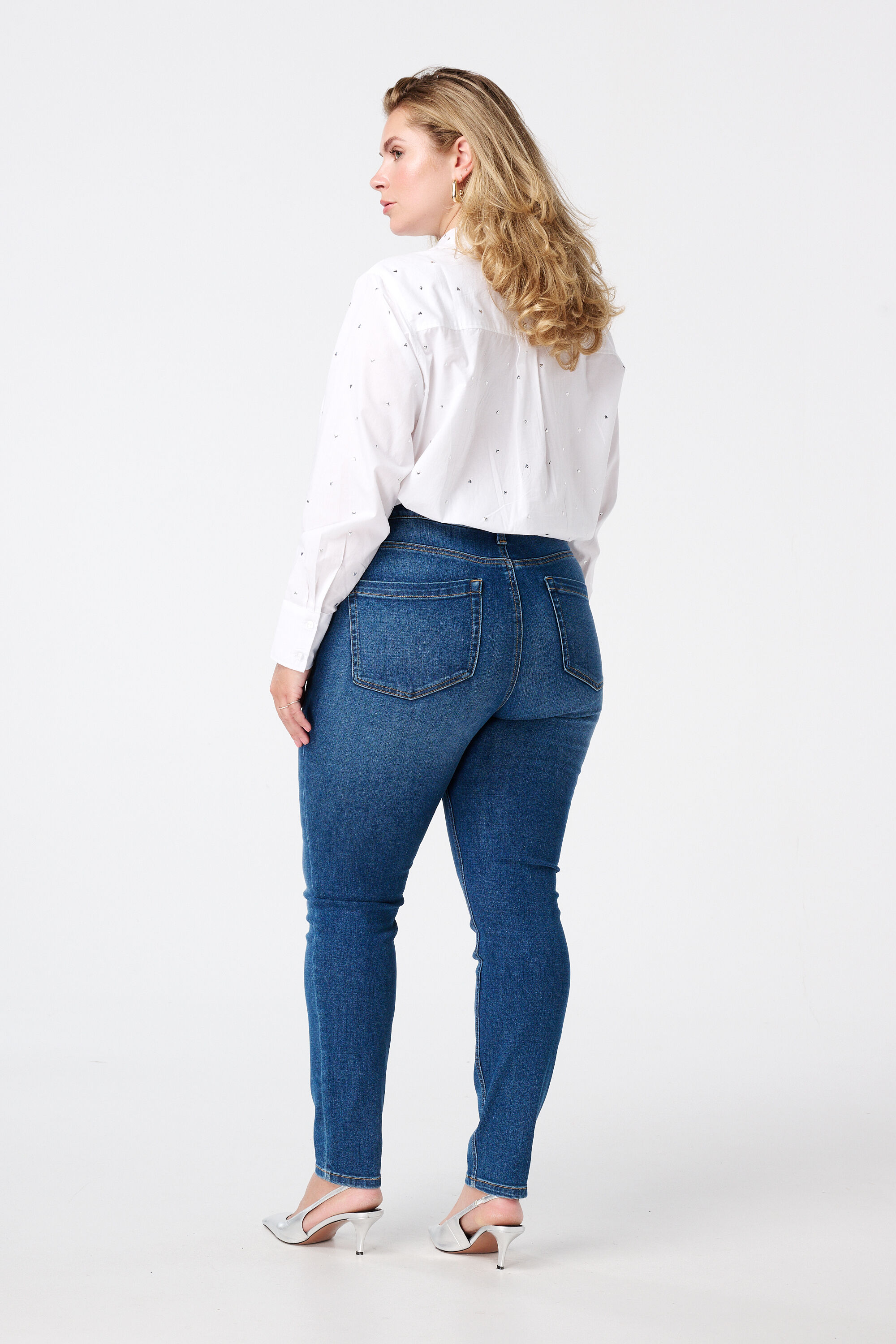 Vaqueros IRIS de corte pitillo image number 3