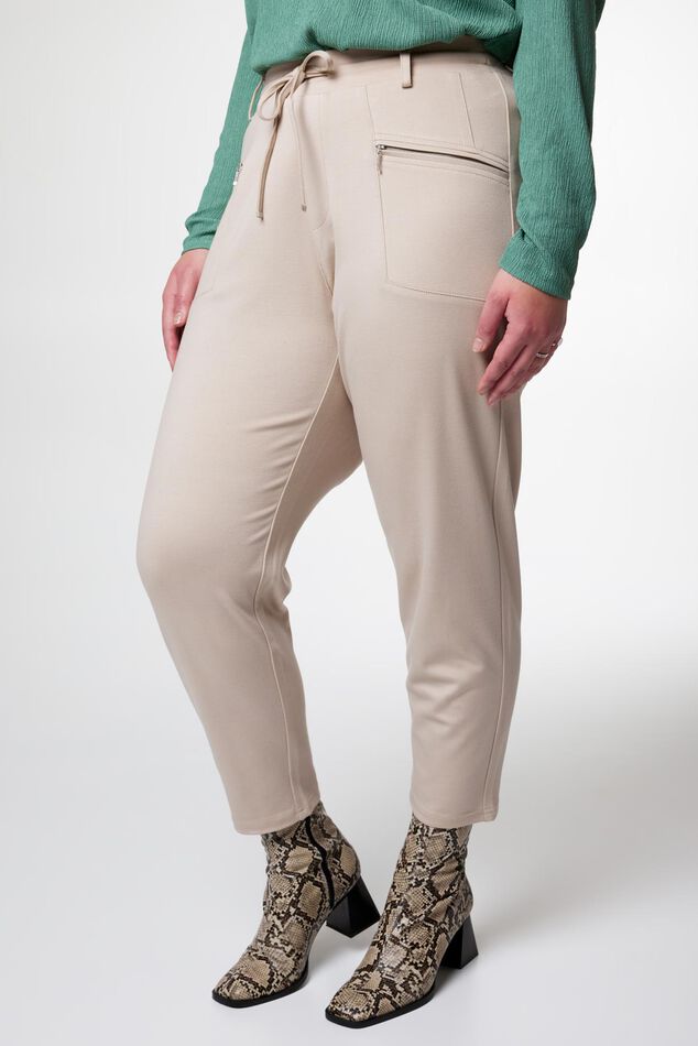 Pantalones tobilleros con cremalleras image 5