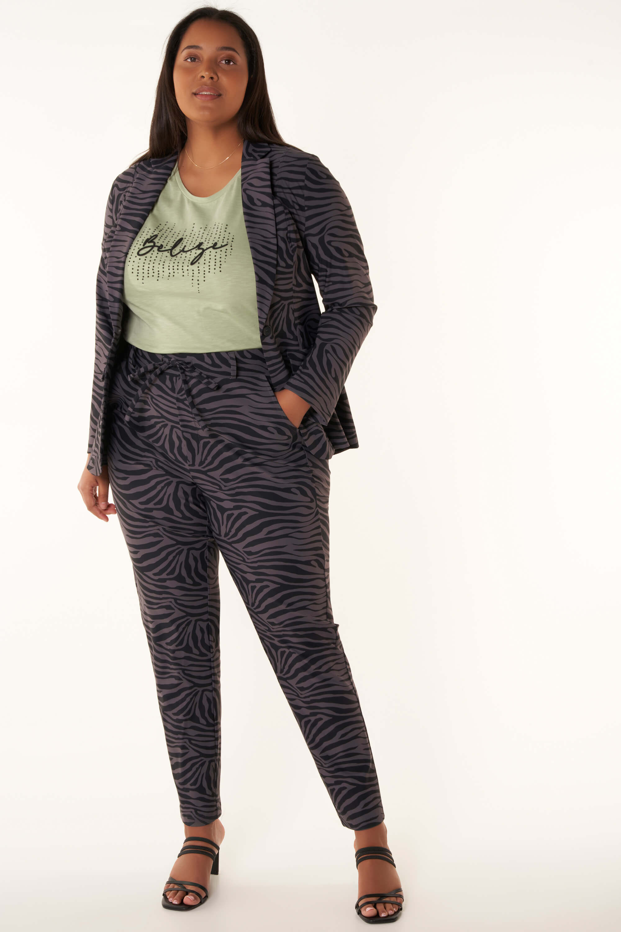 Pantal&oacute;n a prueba de viajes image number 6