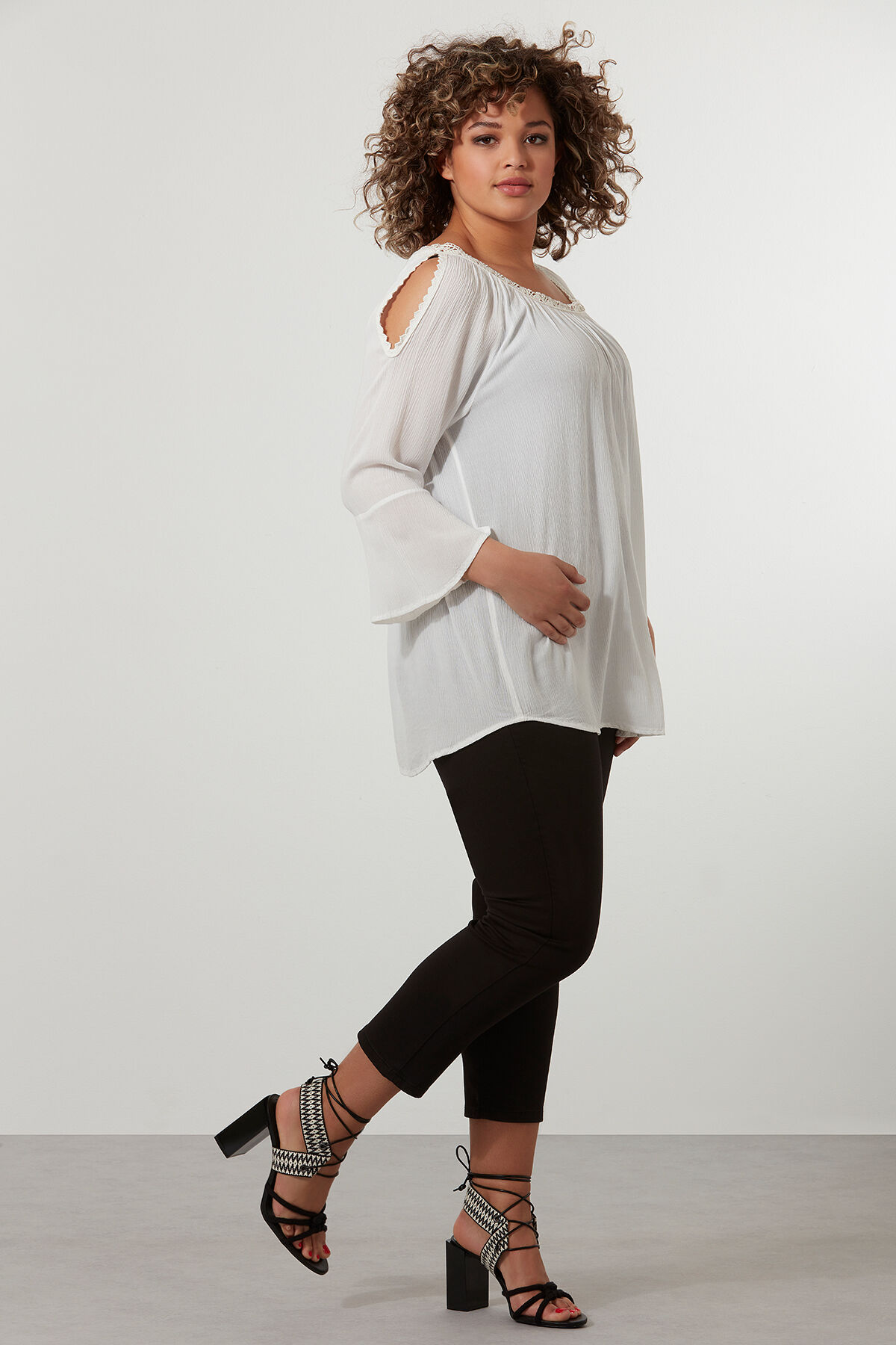 Blusa con manga campana image number 3