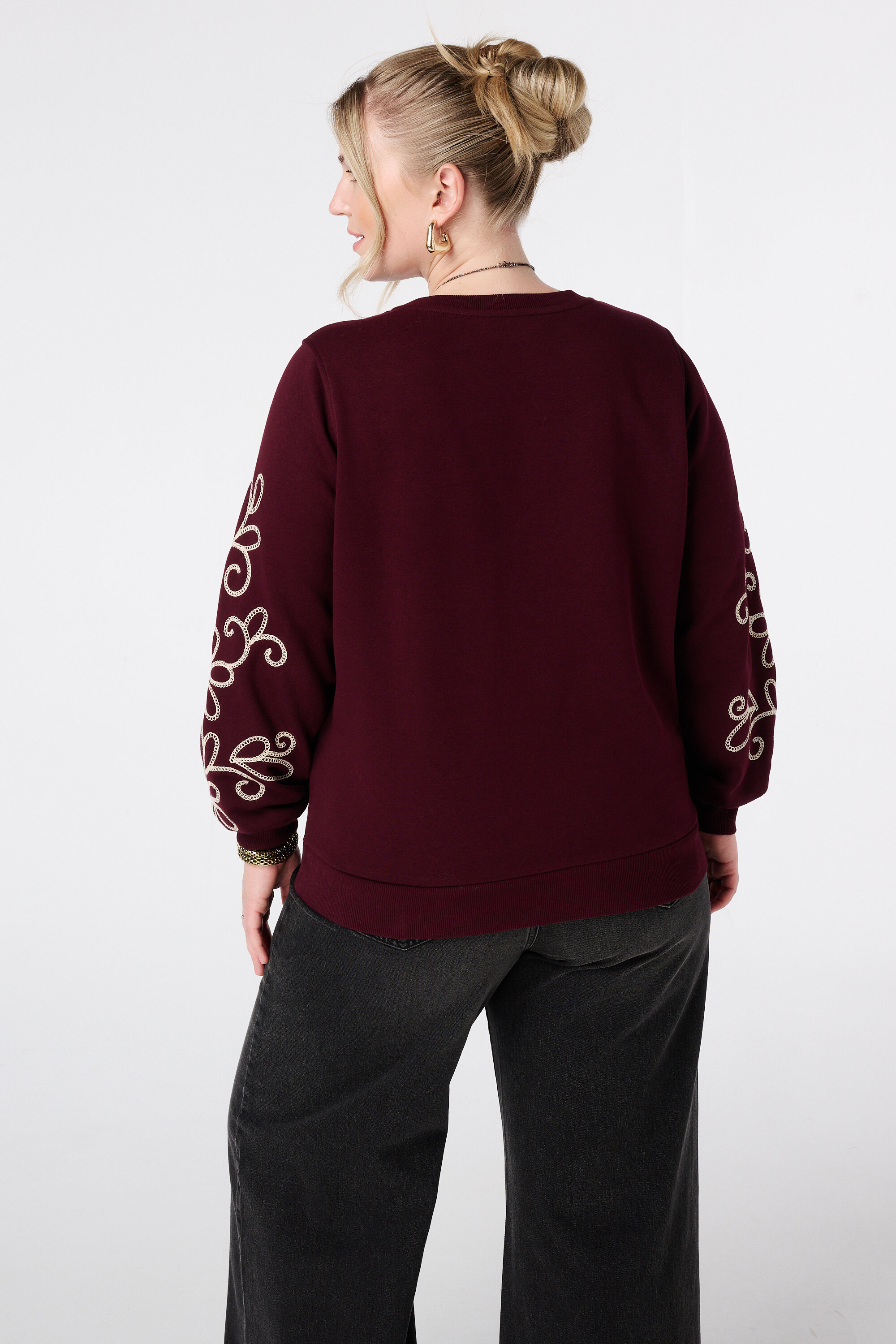 Jersey con detalles bordados image number 3