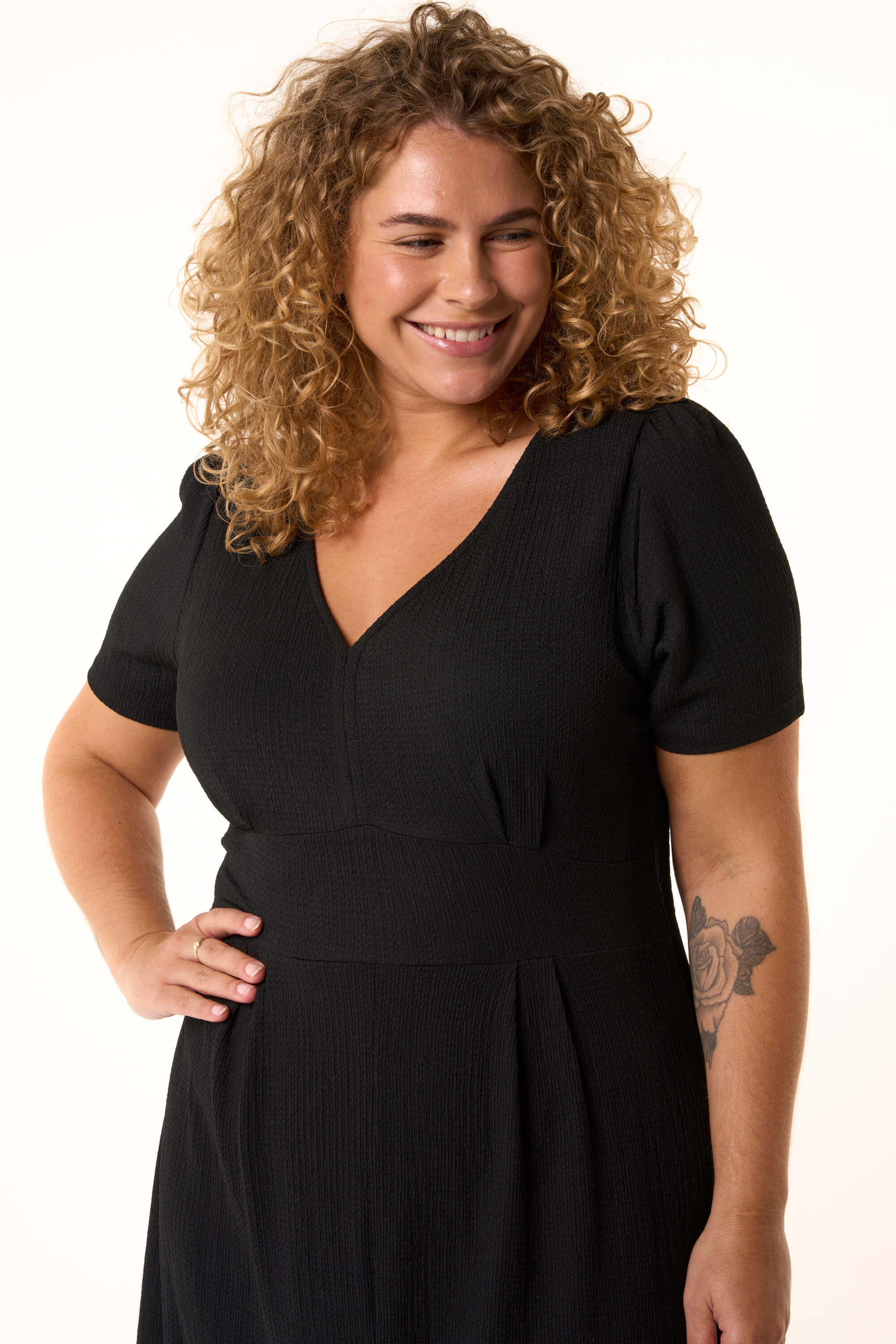 Vestido con una abertura image number 6