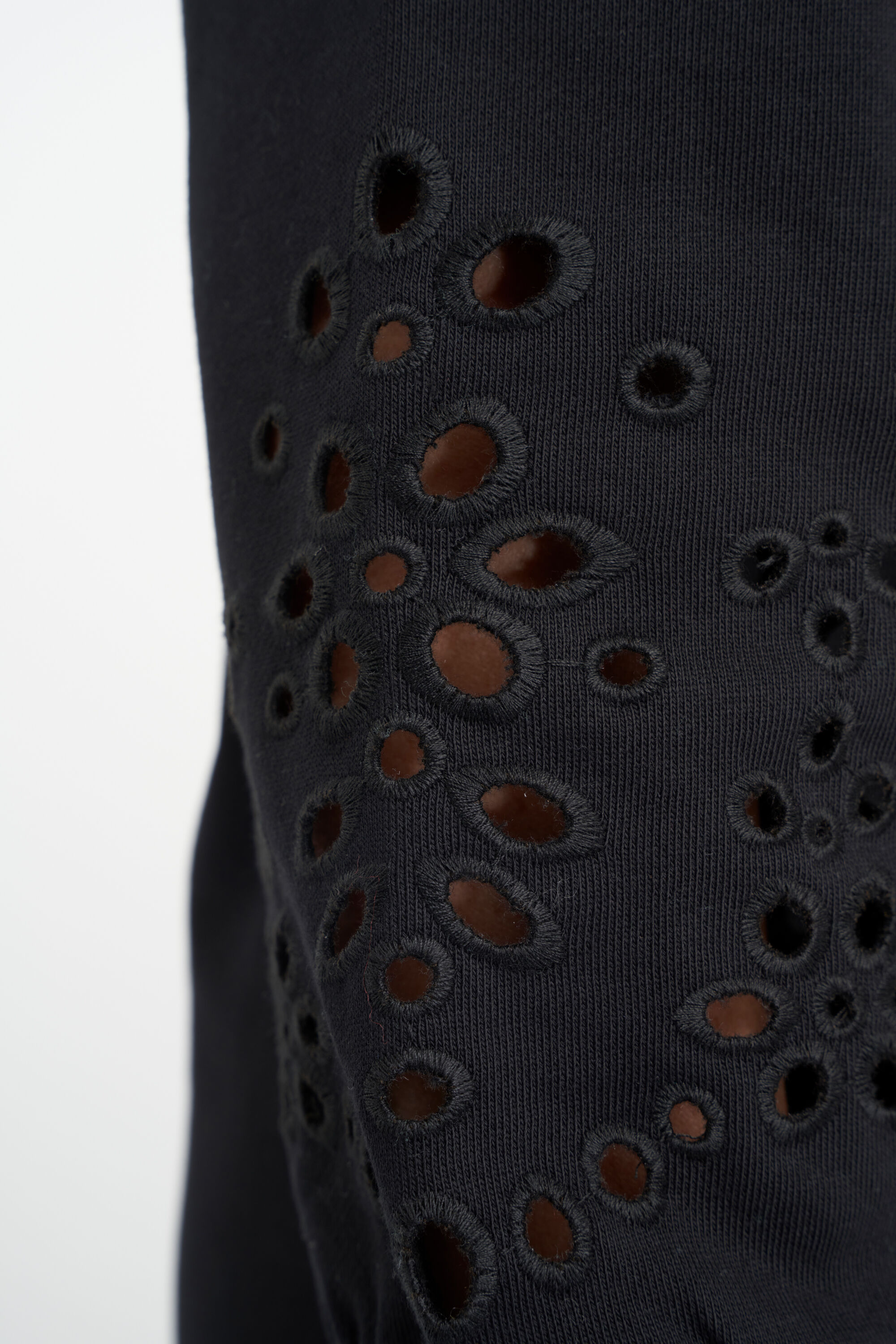 Su&eacute;ter con bordado image number 6