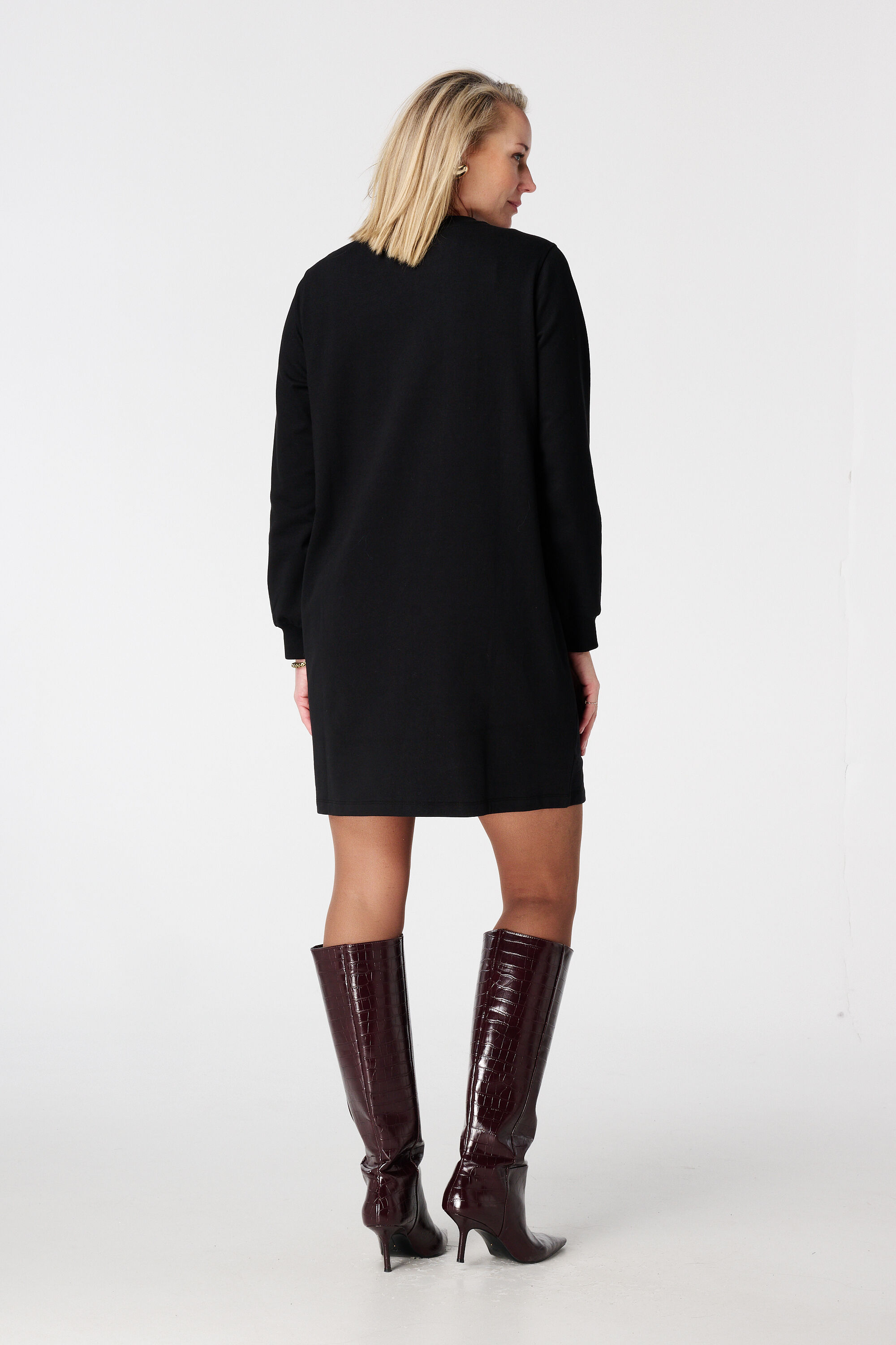 Vestido su&eacute;ter con texto con purpurina image number 3