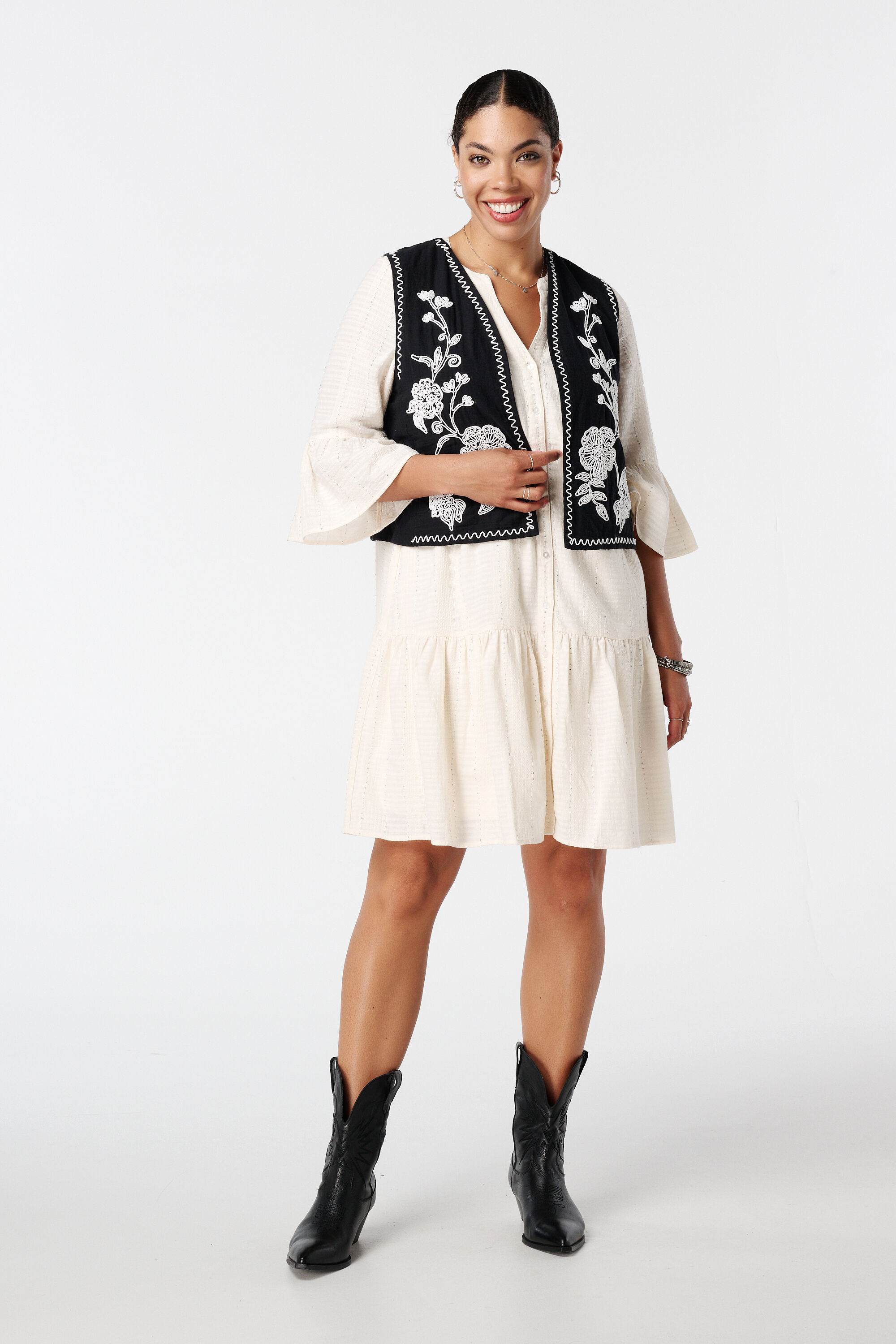 Chaleco bordado image number 5