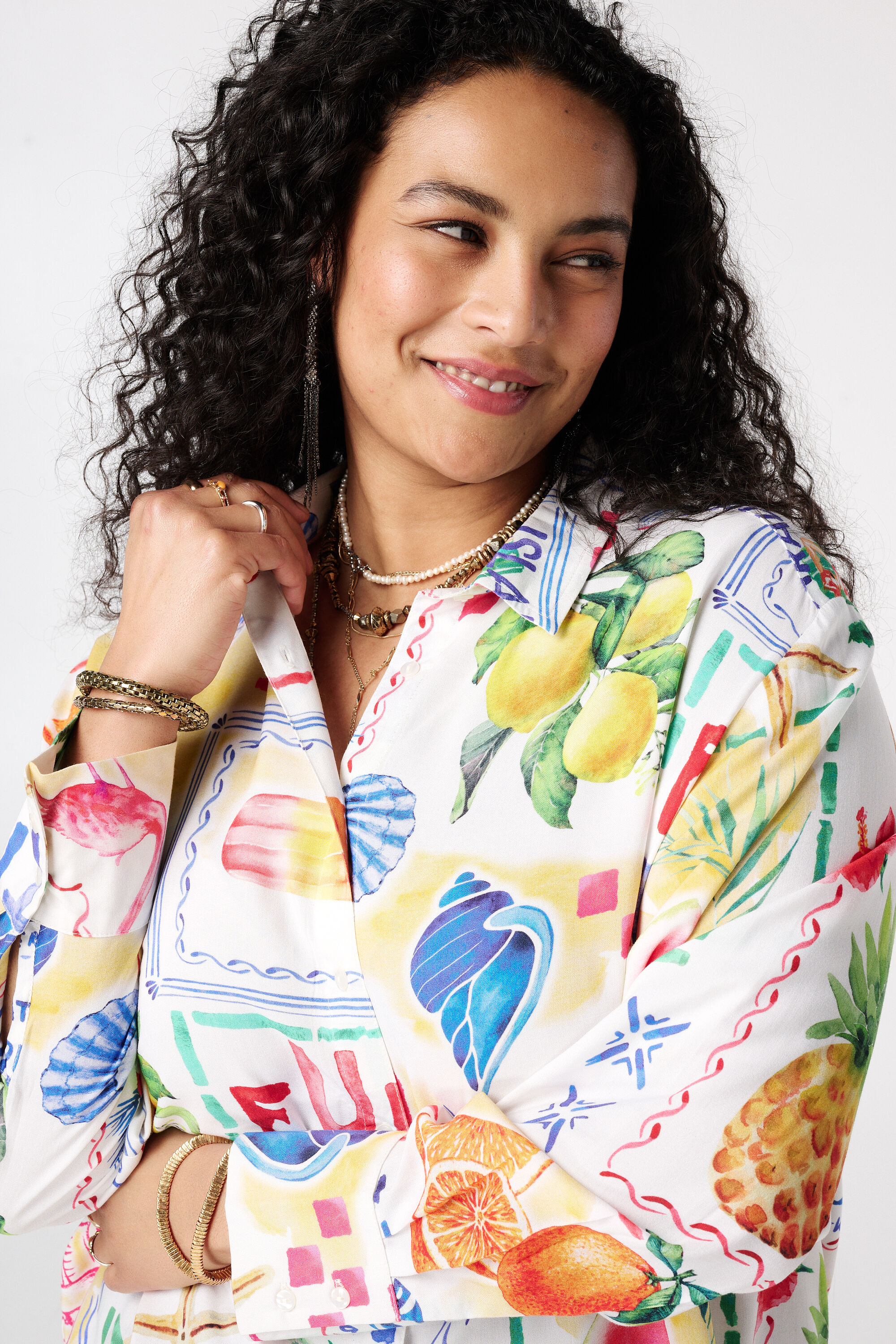 Blusa con estampado tropical image number 4