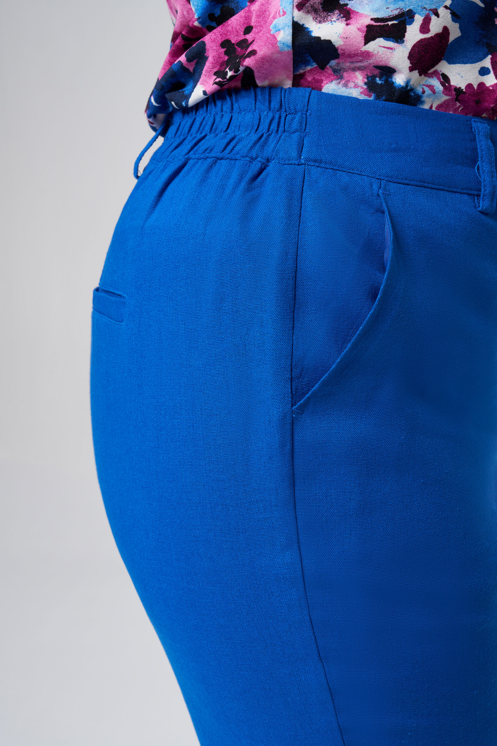 Pantalones con lino image number 4