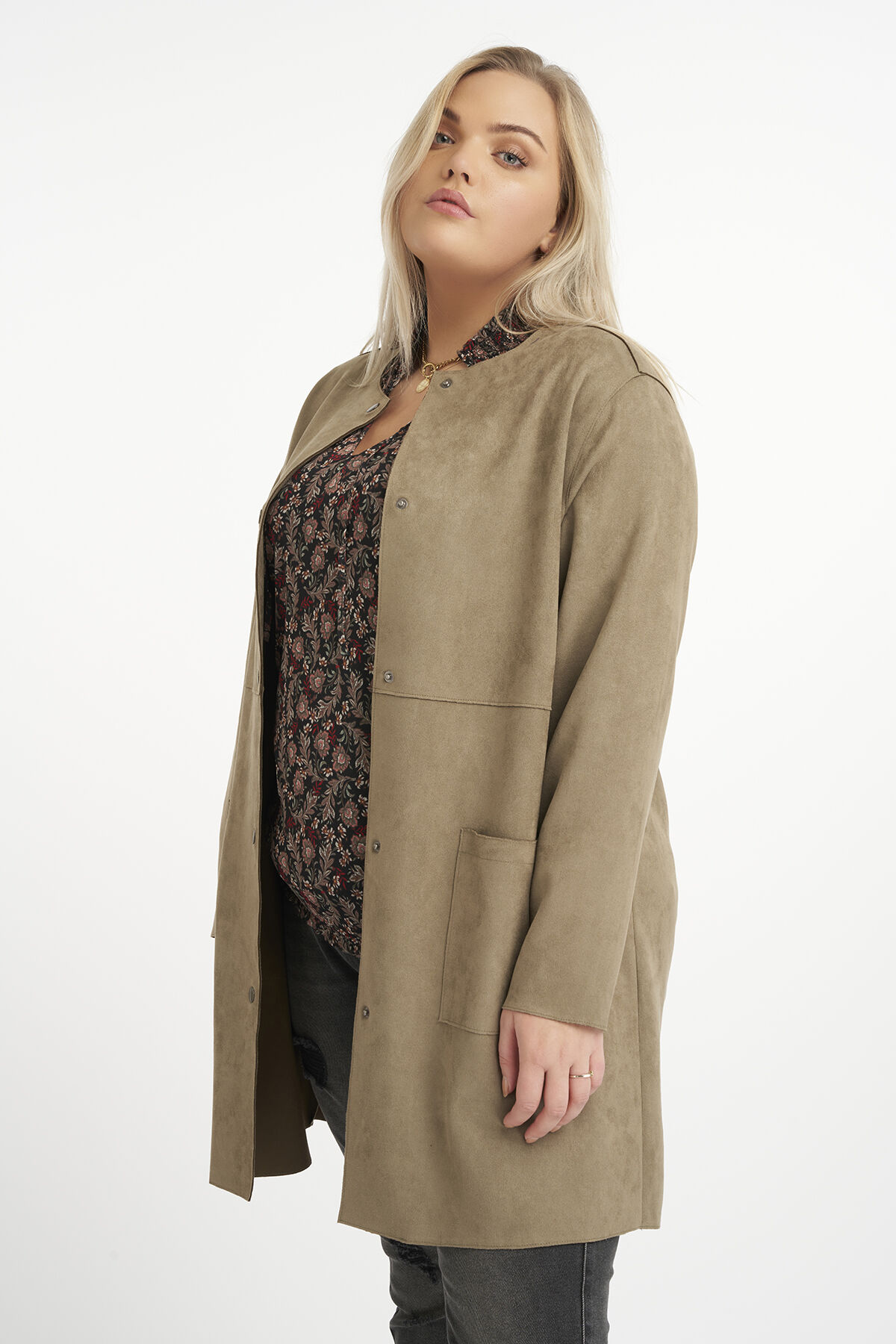 Chaqueta de ante con cuello redondo image number 5