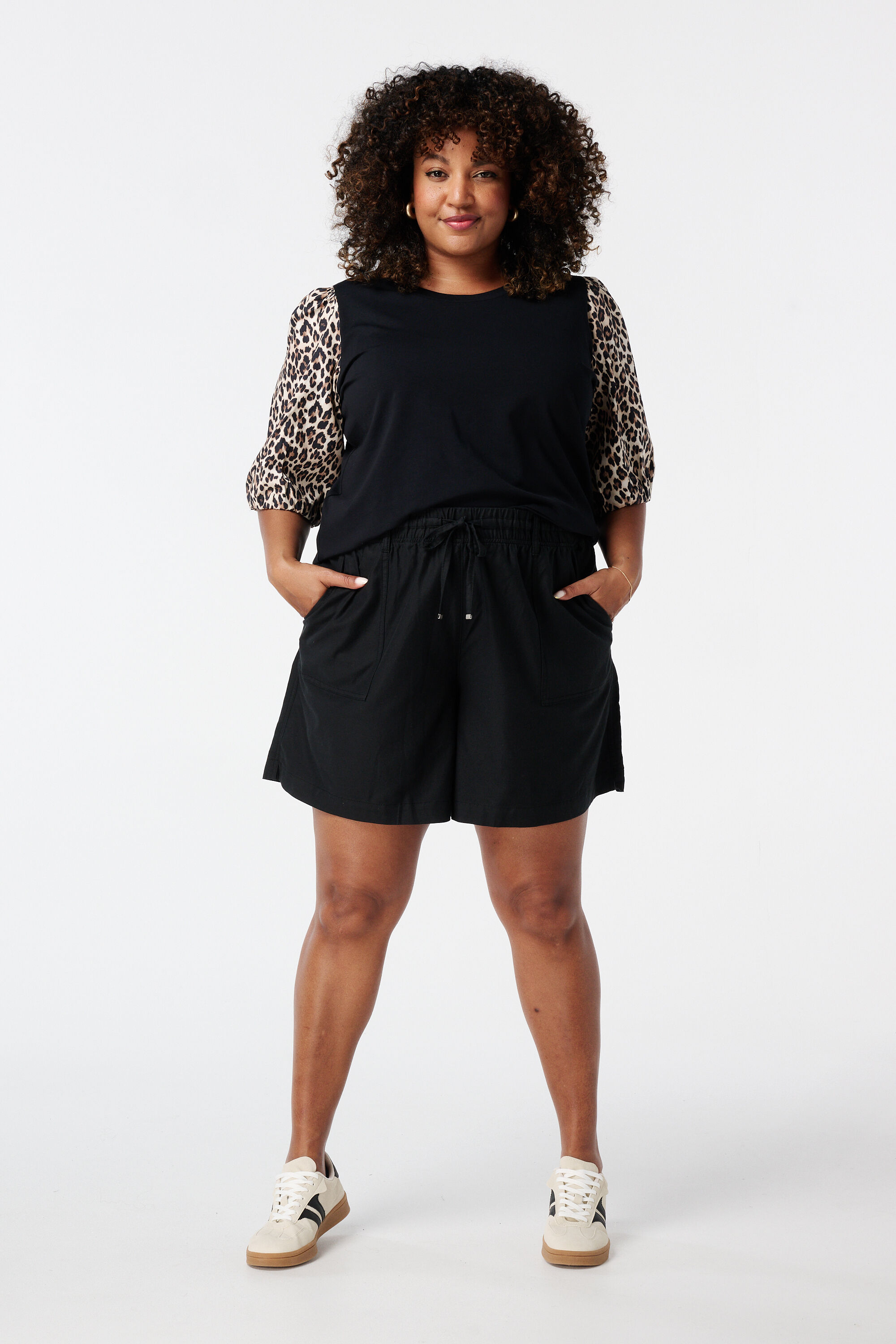 Camiseta con mangas abullonadas image number 5