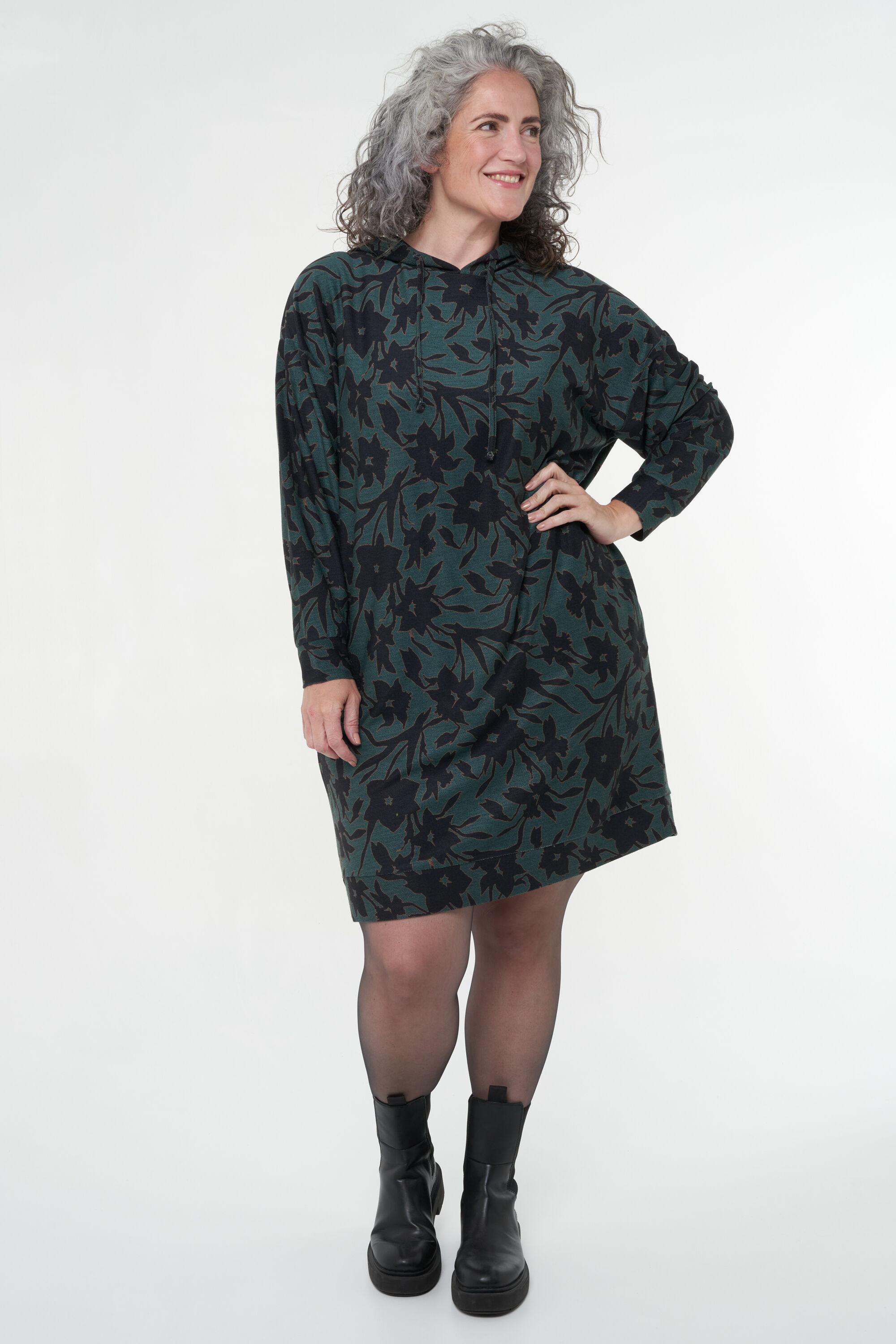 Vestido su&eacute;ter con capucha image number 6