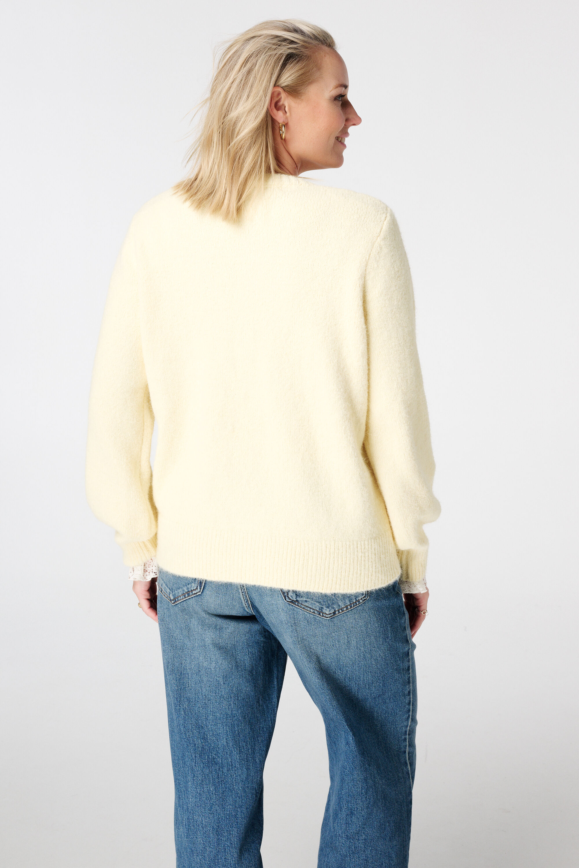 C&aacute;rdigan de punto con cierre con botones image number 3