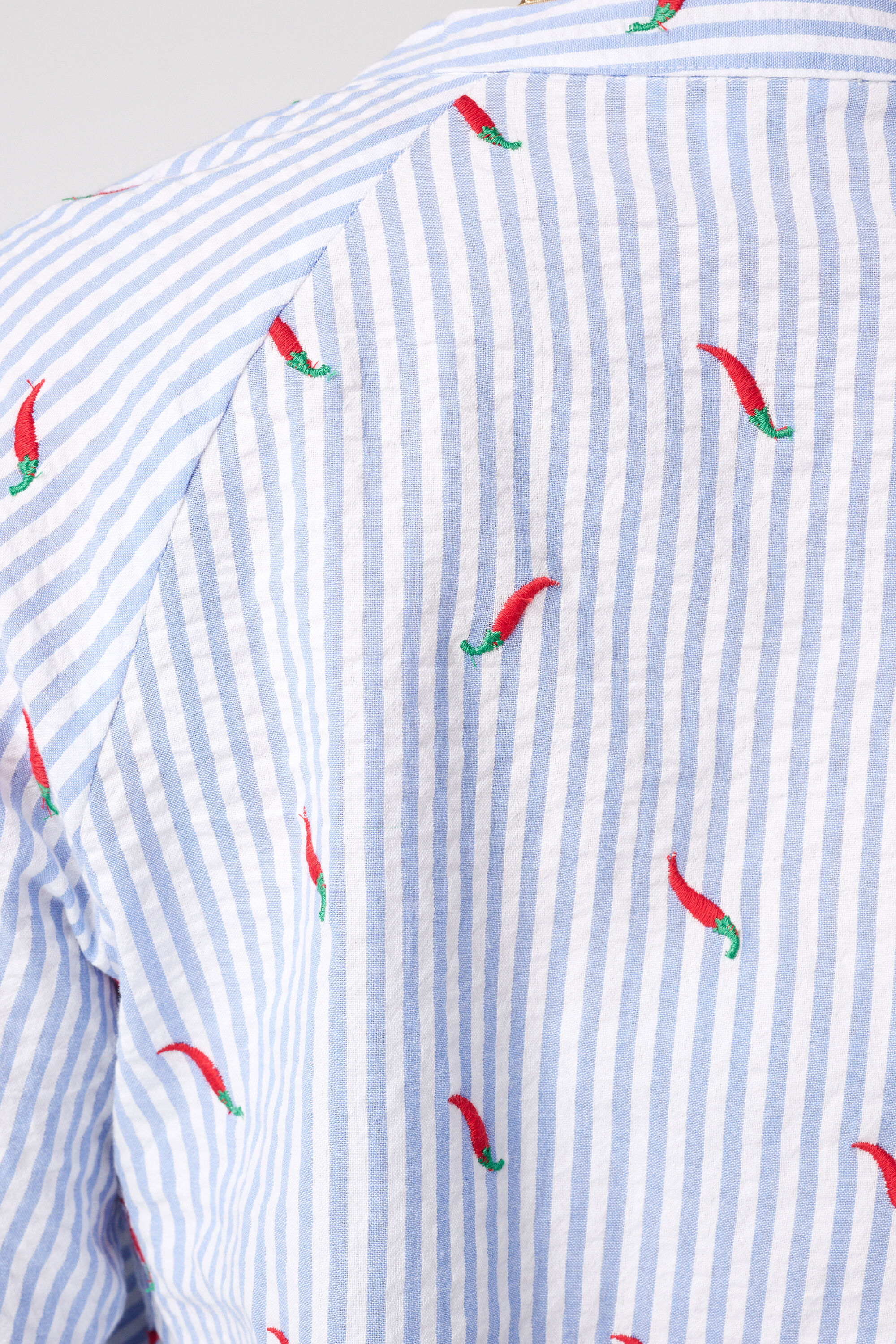 Blusa de rayas con estampado image number 6