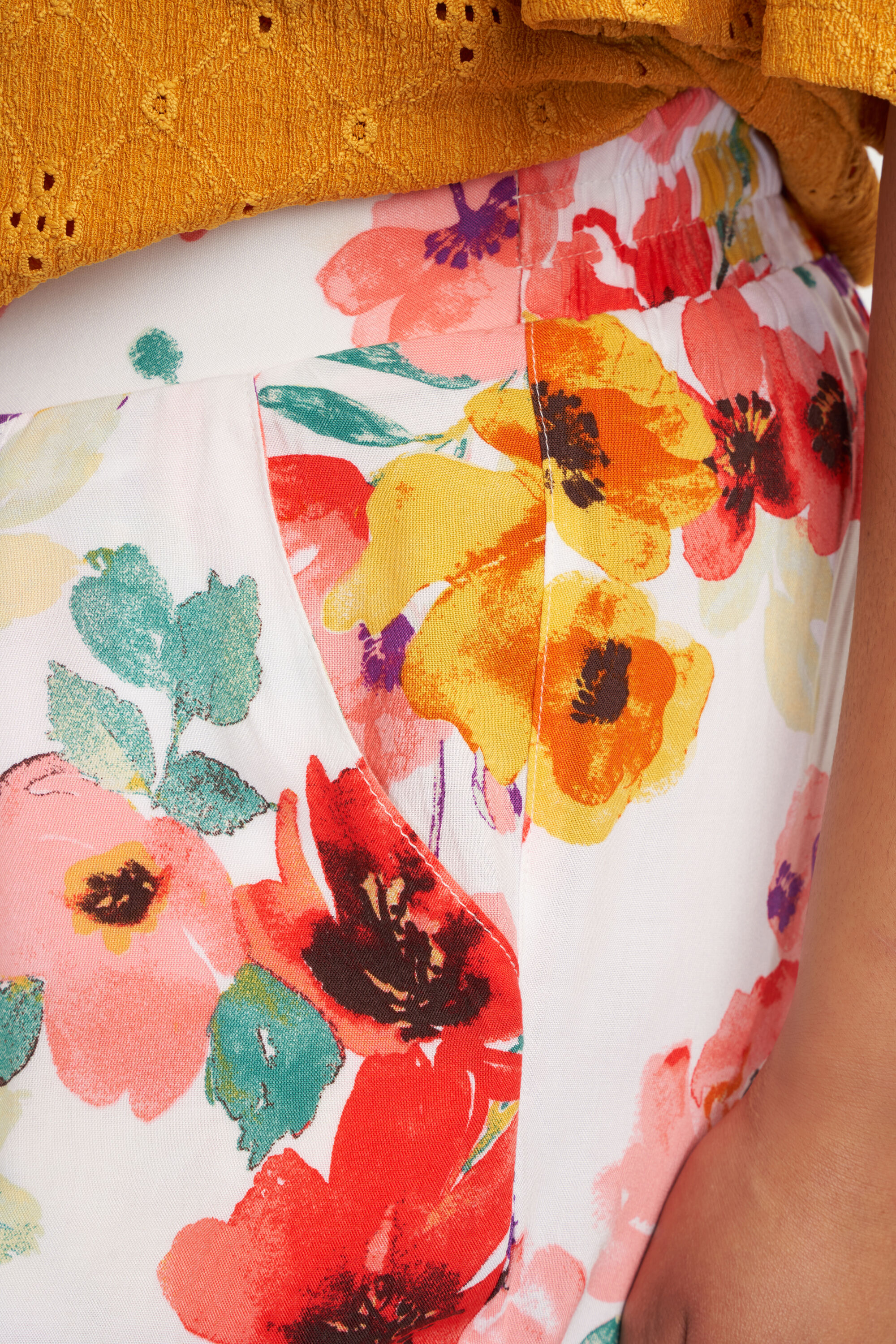 Short con estampado floral  image number 5