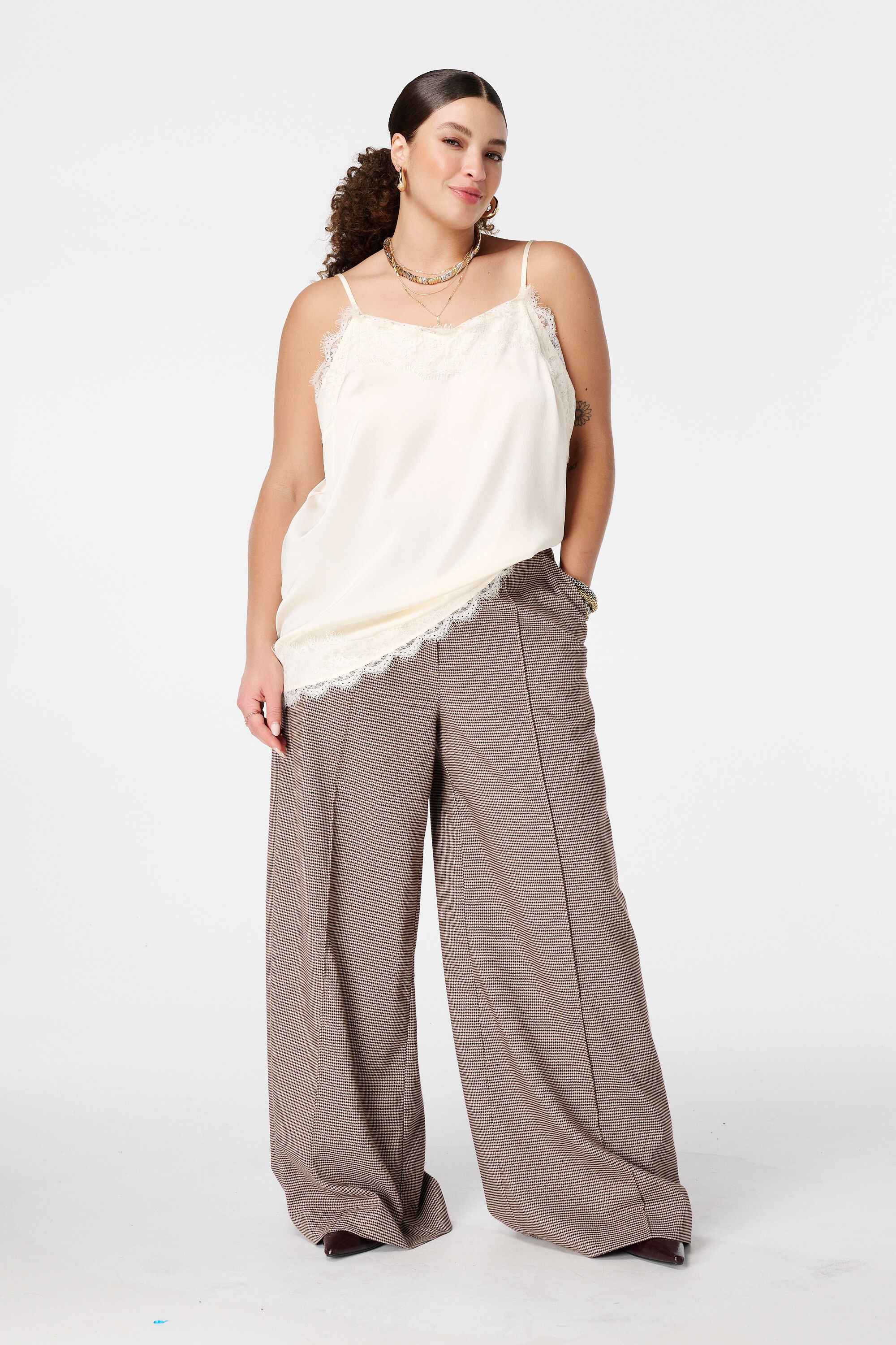 Pantalones anchos con cintur&oacute;n image number 0