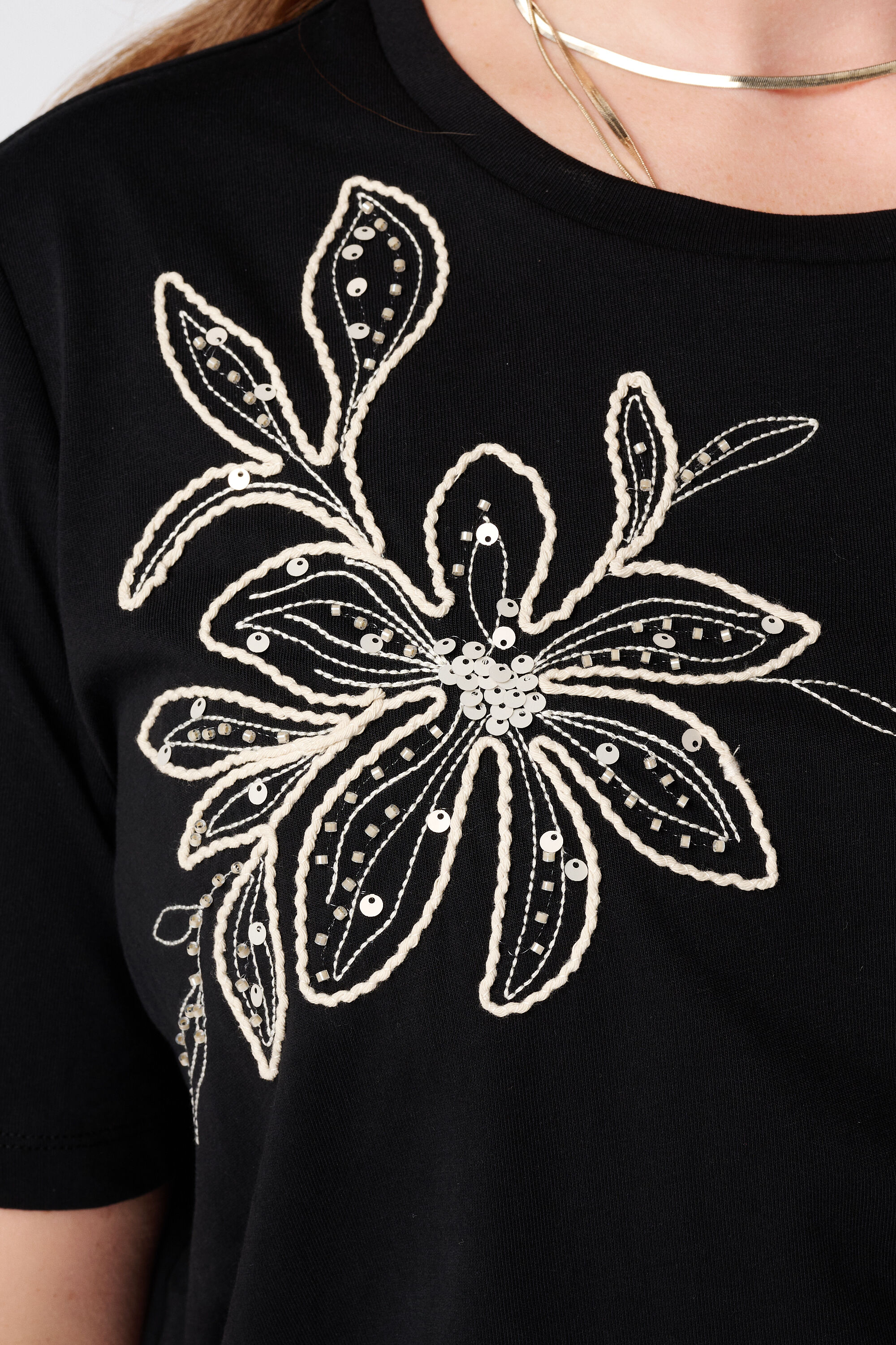 Camiseta con cuentas image number 6