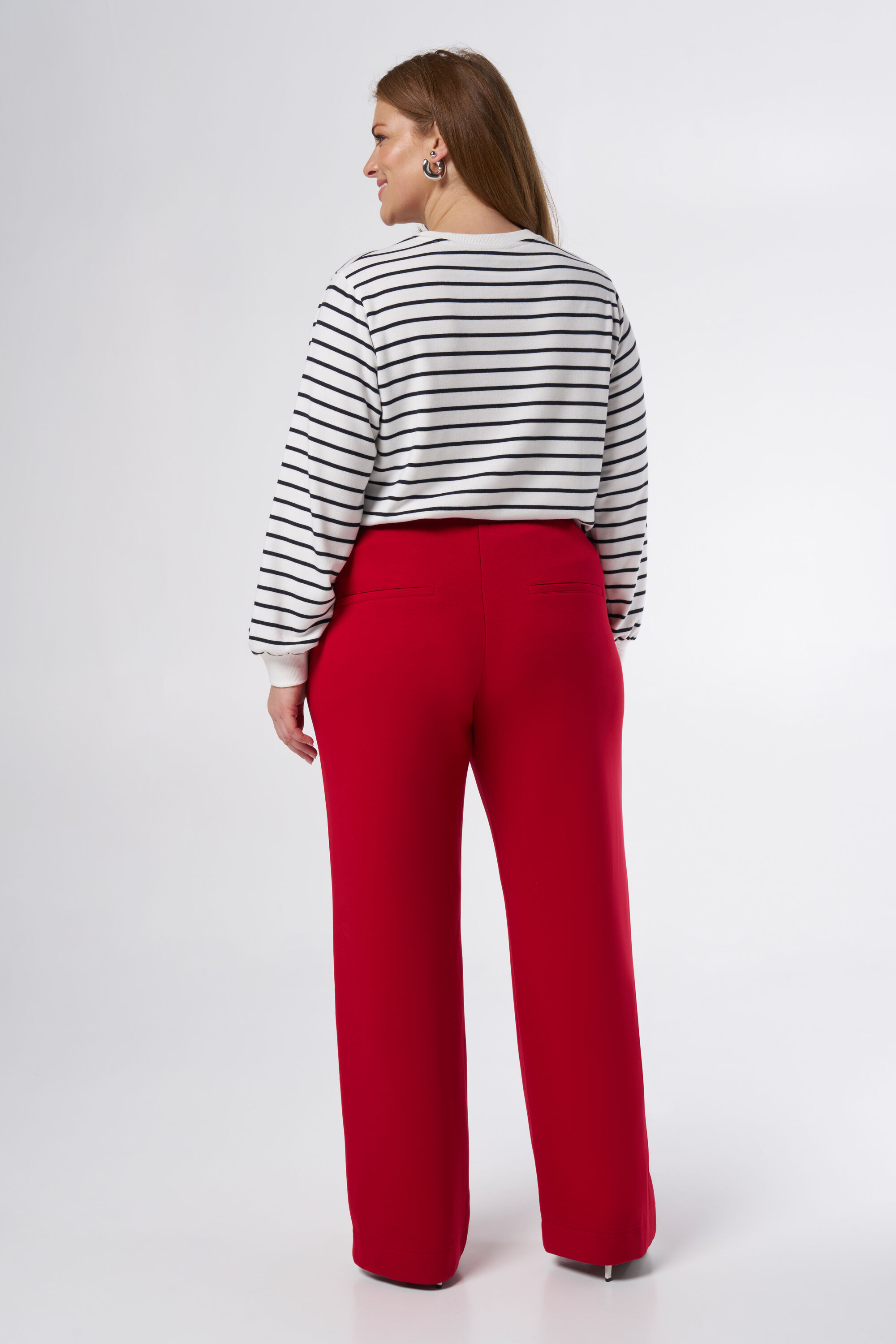 Vaqueros con pespunte decorativo  image number 3