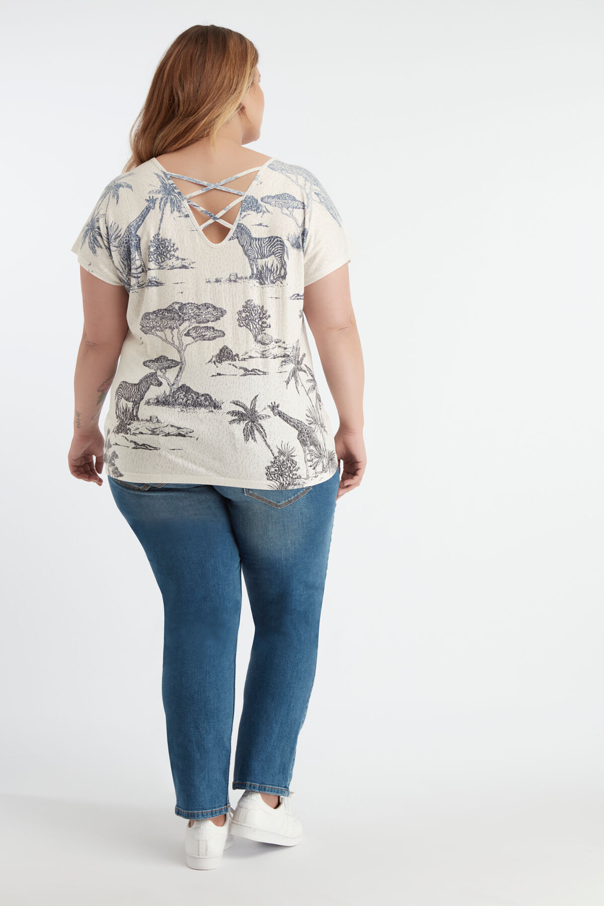 Camiseta de safari en azul y blanco image number 4