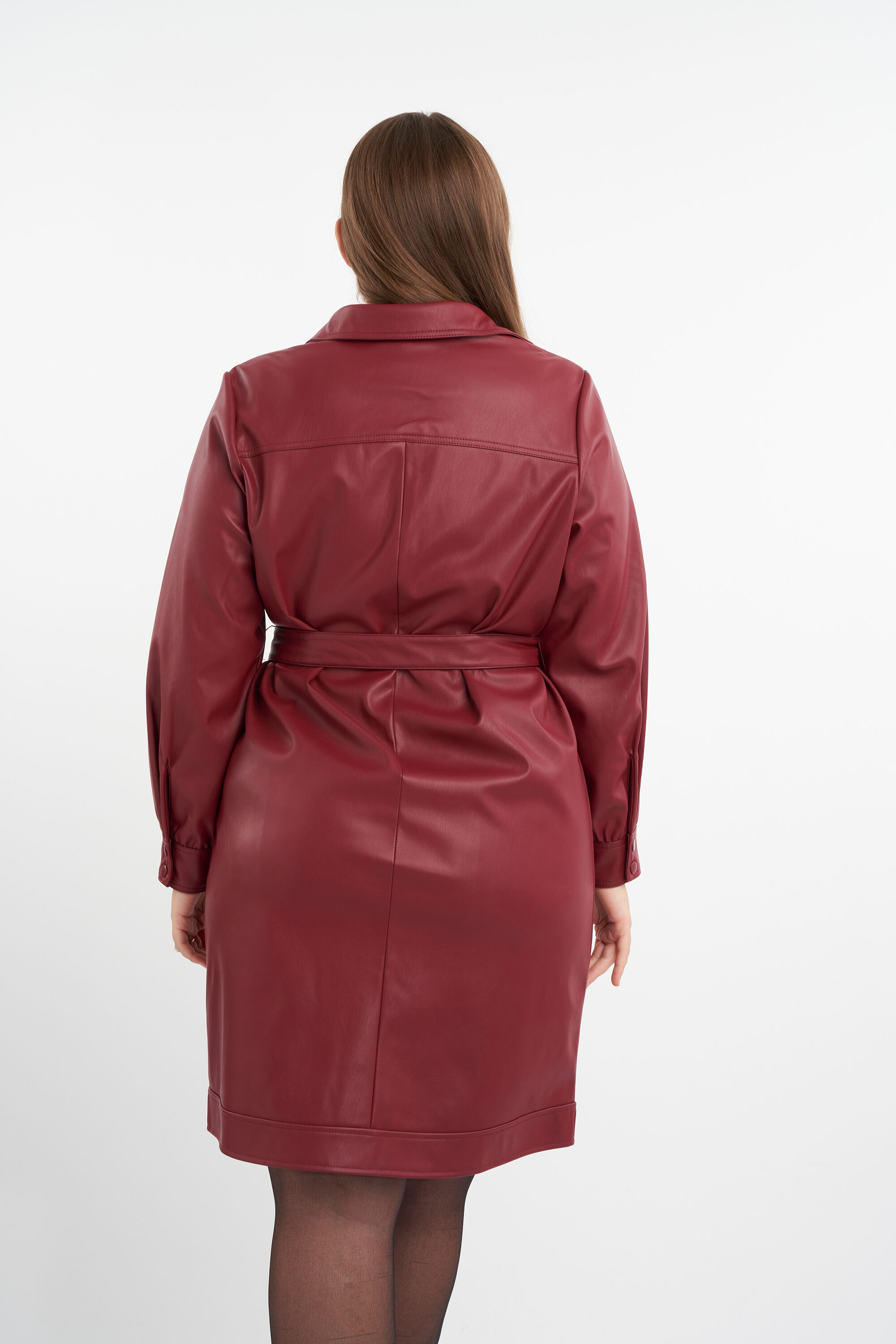 Vestido de cuero sint&eacute;tico con cintur&oacute;n image number 4