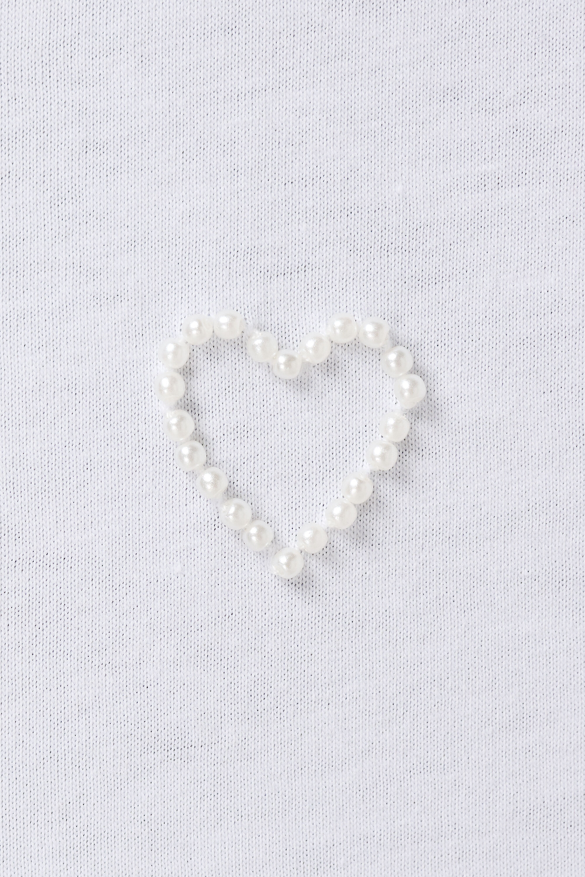Camiseta con corazones image number 6