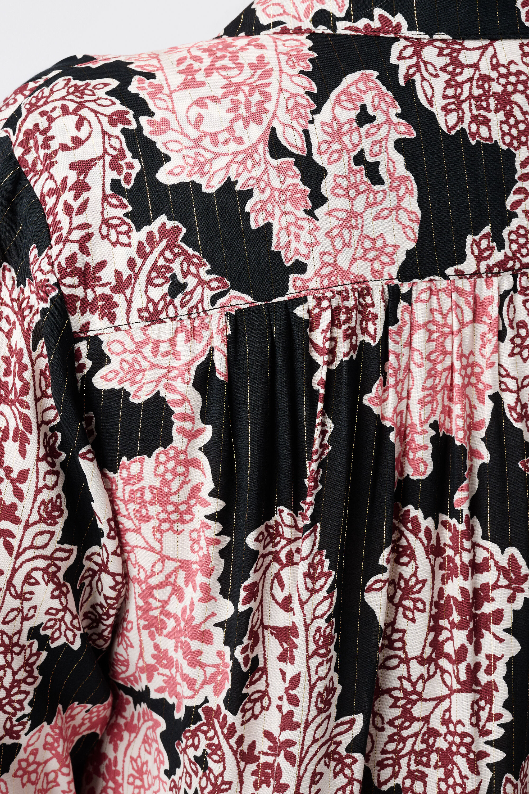 Blusa estampada image number 6