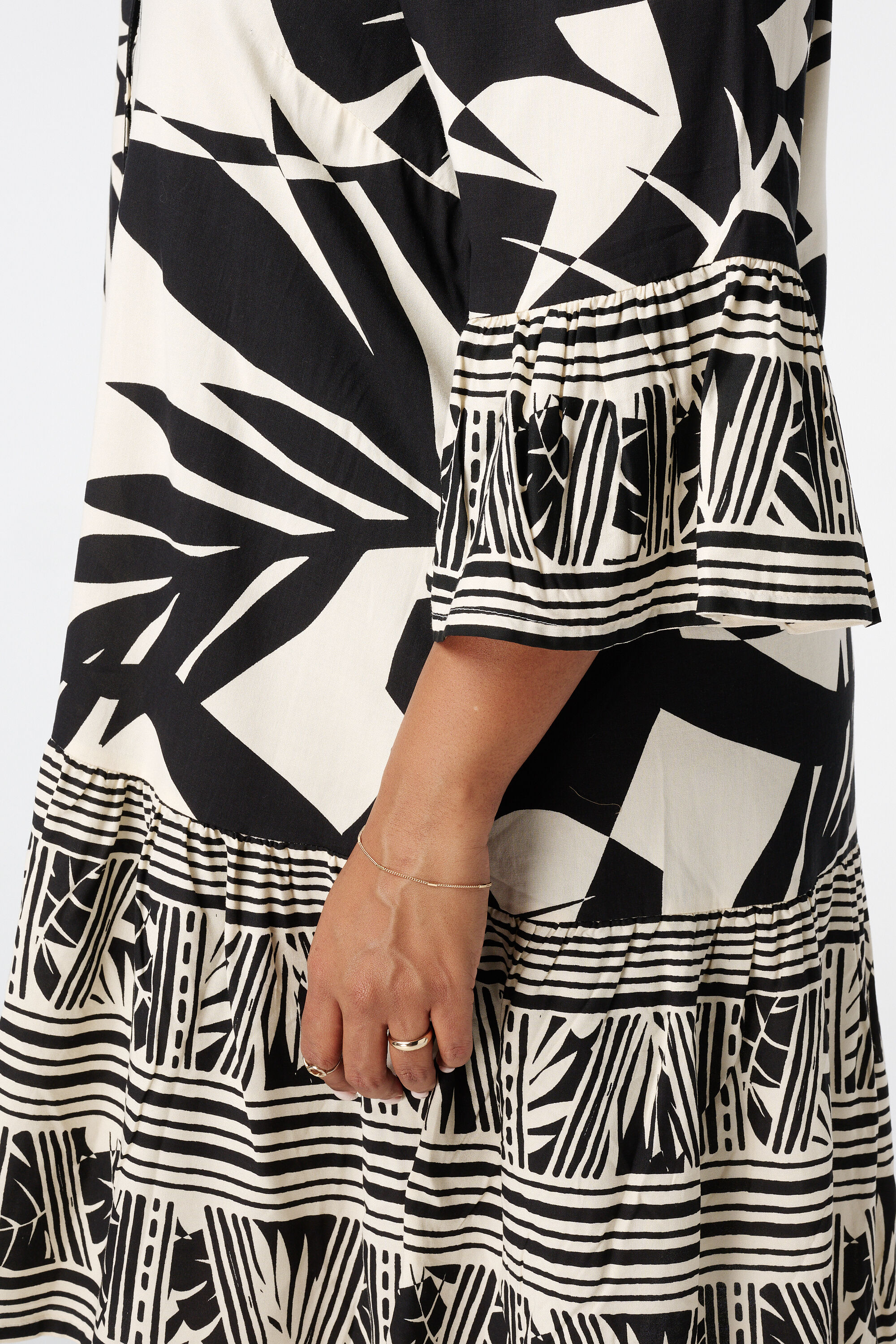 Vestido ligero con estampado image number 4