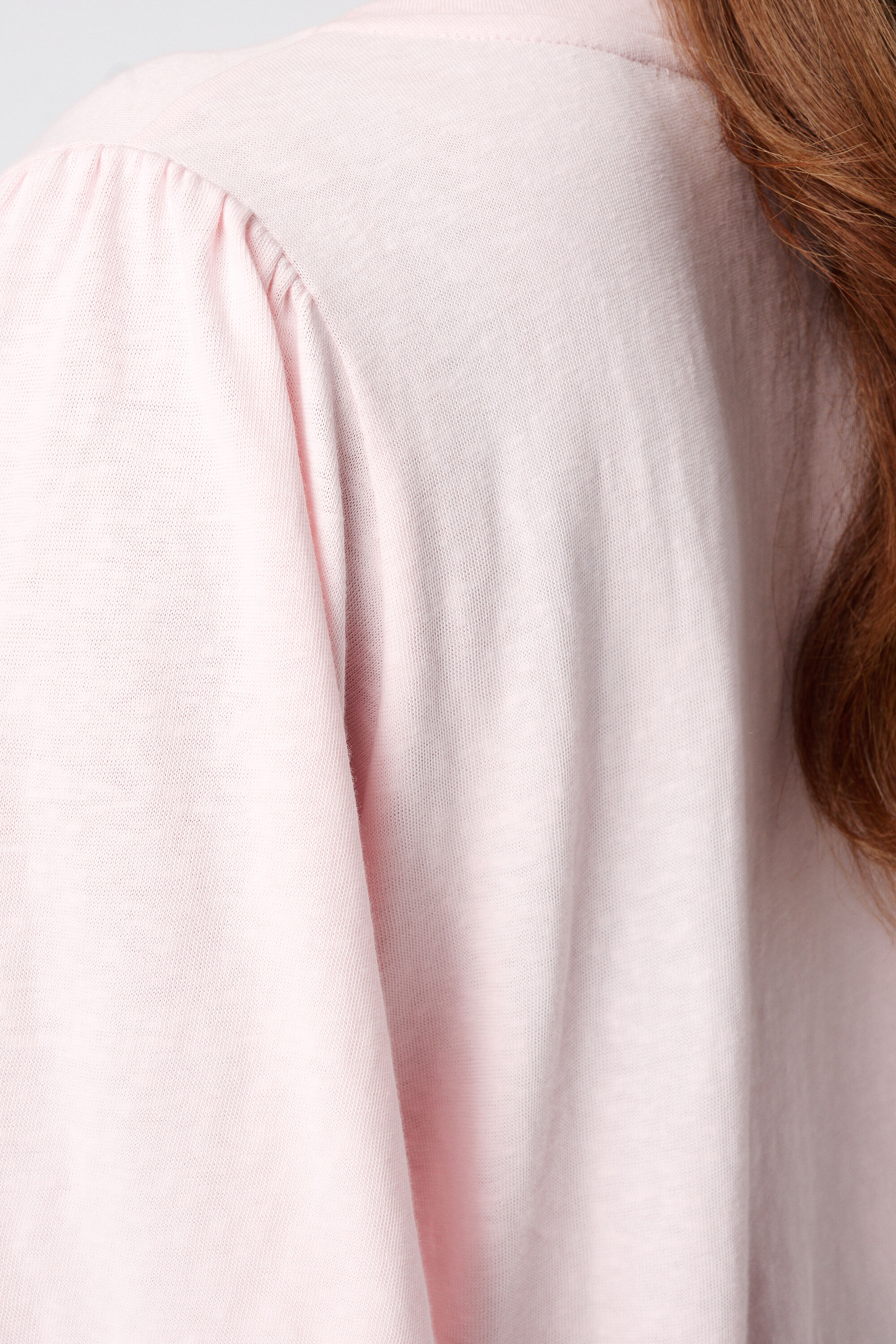 Camiseta con escote en V image number 4