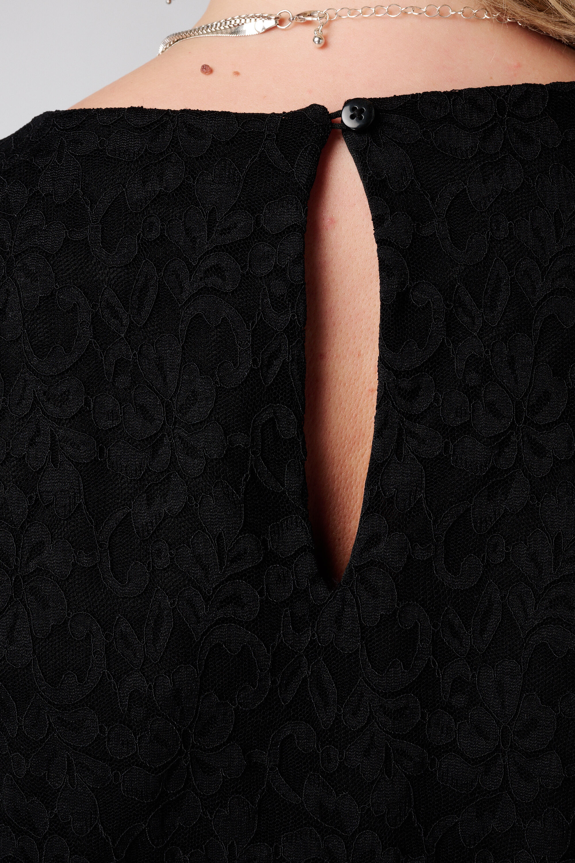 Mono con top de encaje y pantal&oacute;n ancho image number 6