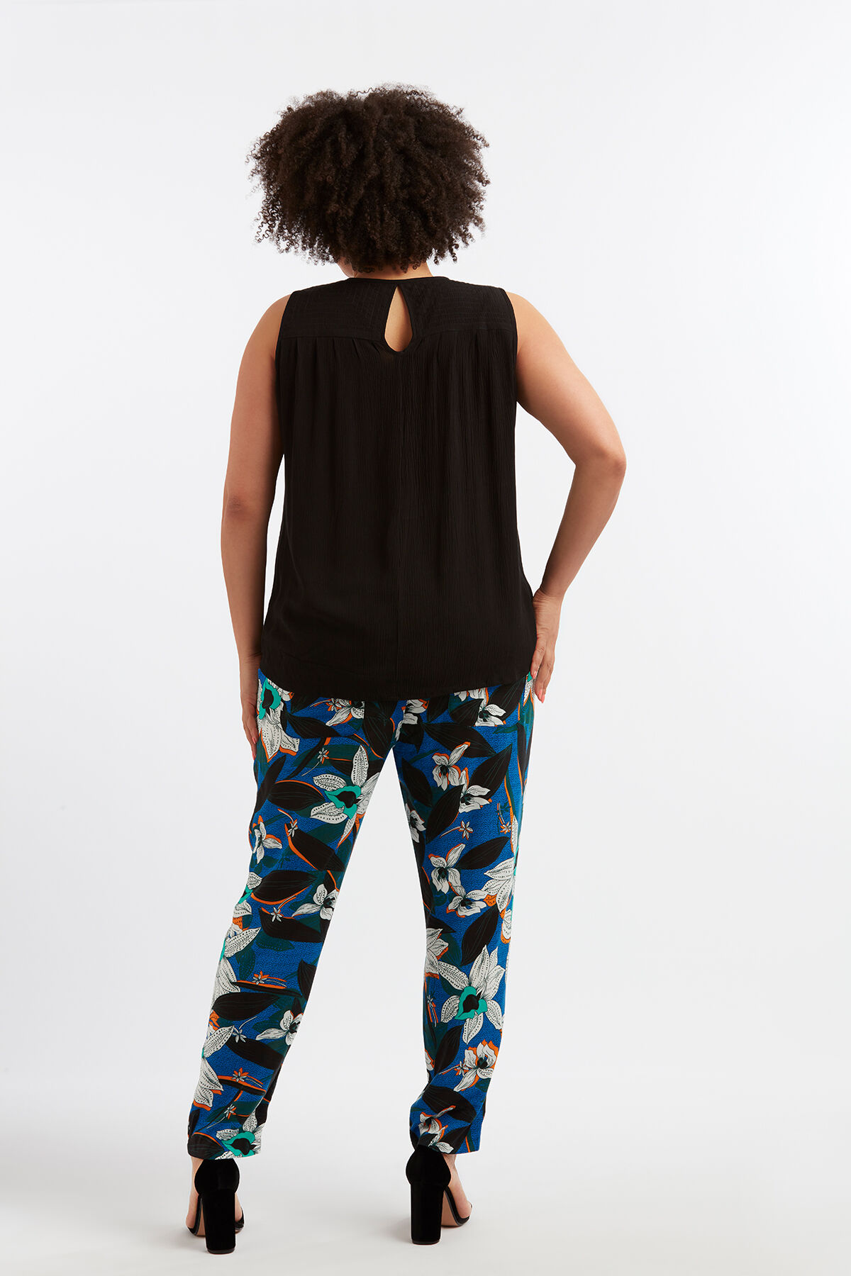 Blusa decorada con abalorios image number 5