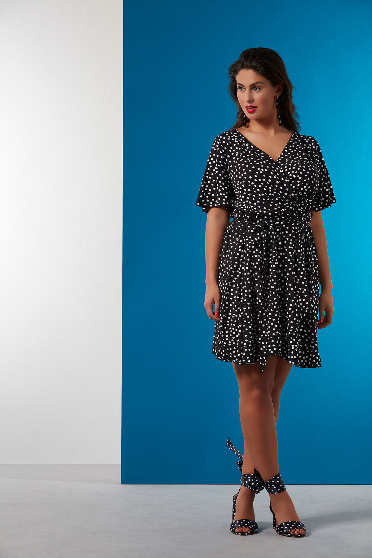 Vestido cruzado con estampado image number 5