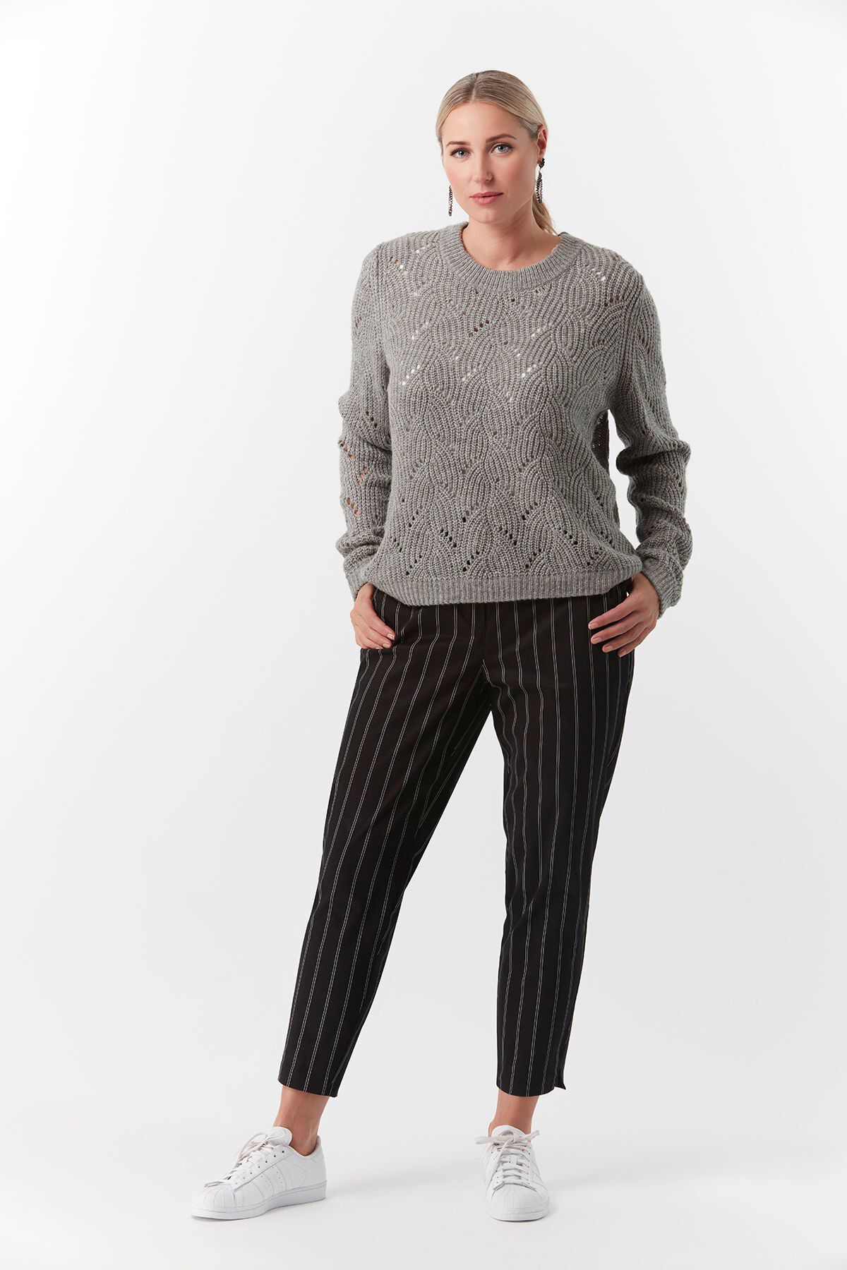 Pantalones de rayas image number 6