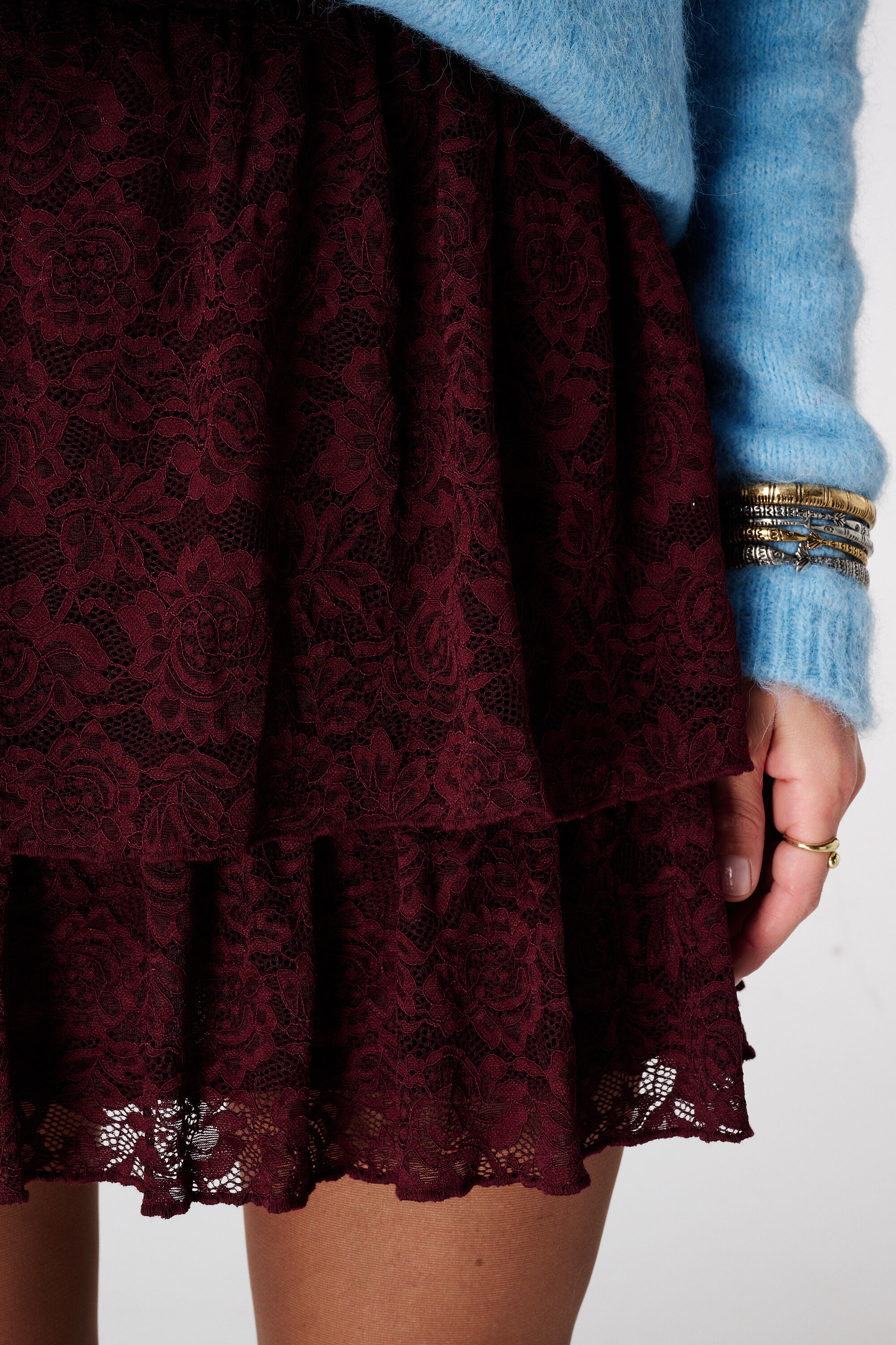 Falda corta de encaje con volantes image number 4