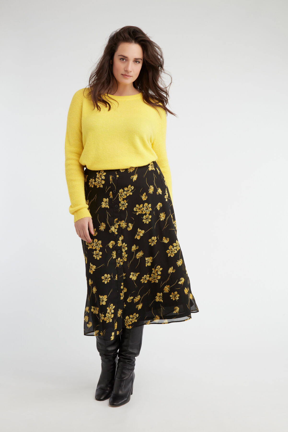 Falda de flores con botones image number 0