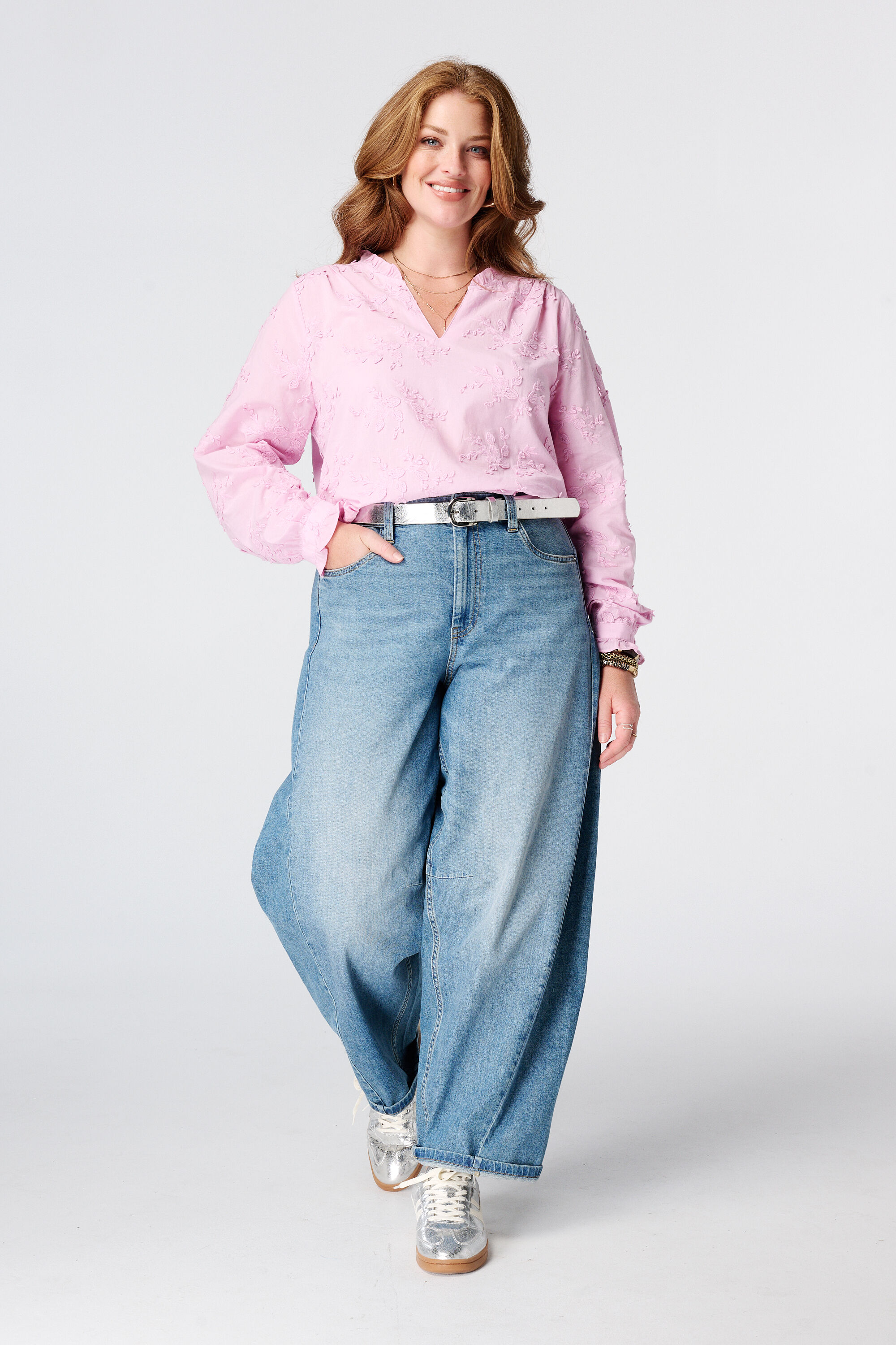 Blusa con bordados image number 5