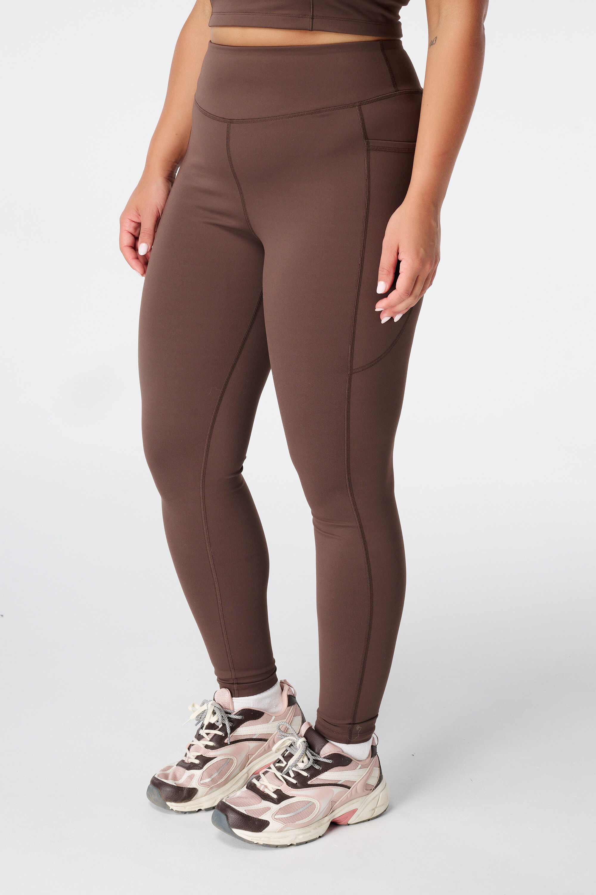 Legging deportivo con bolsillos laterales image number 5