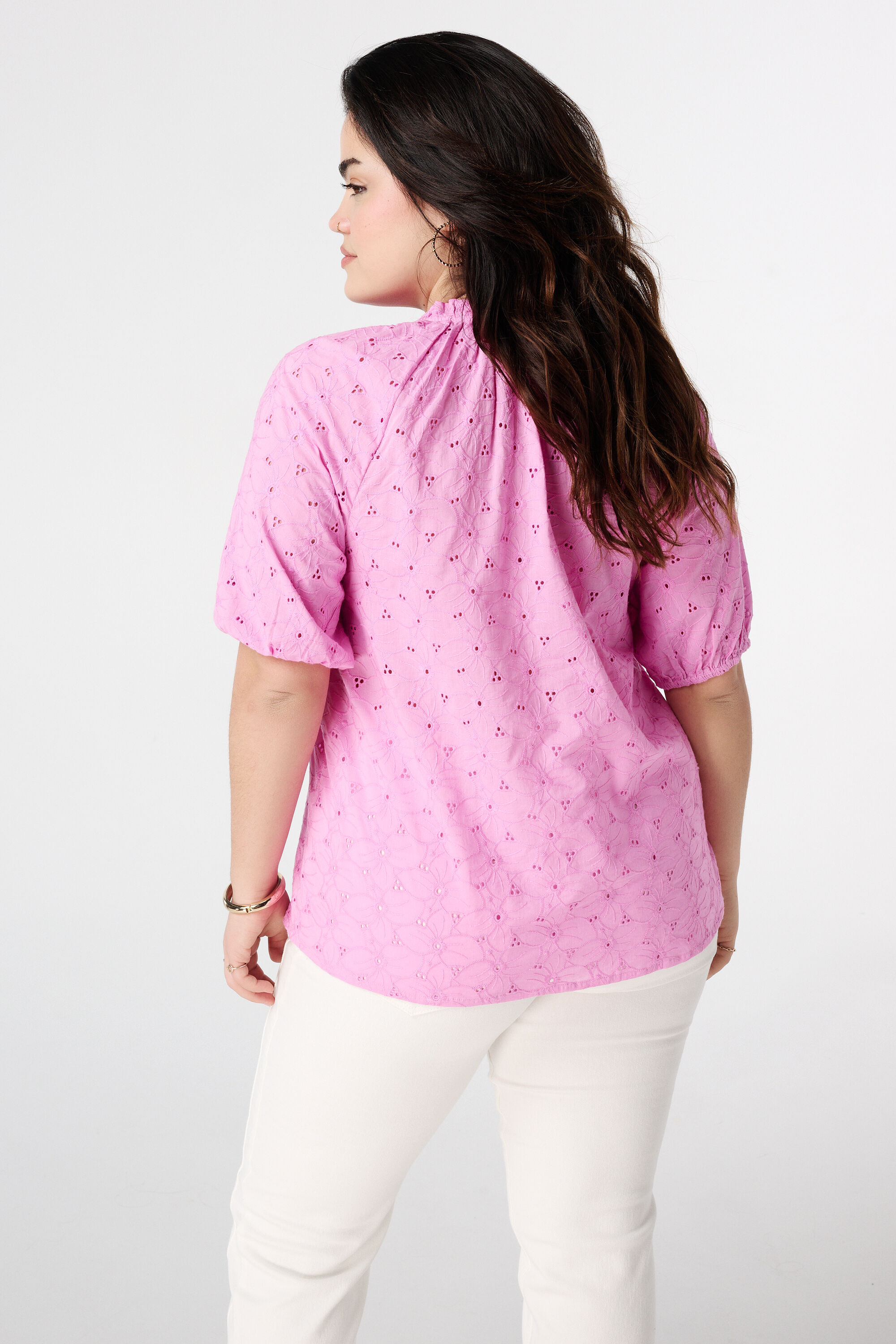 Blusa bordada con manga abullonada image number 3