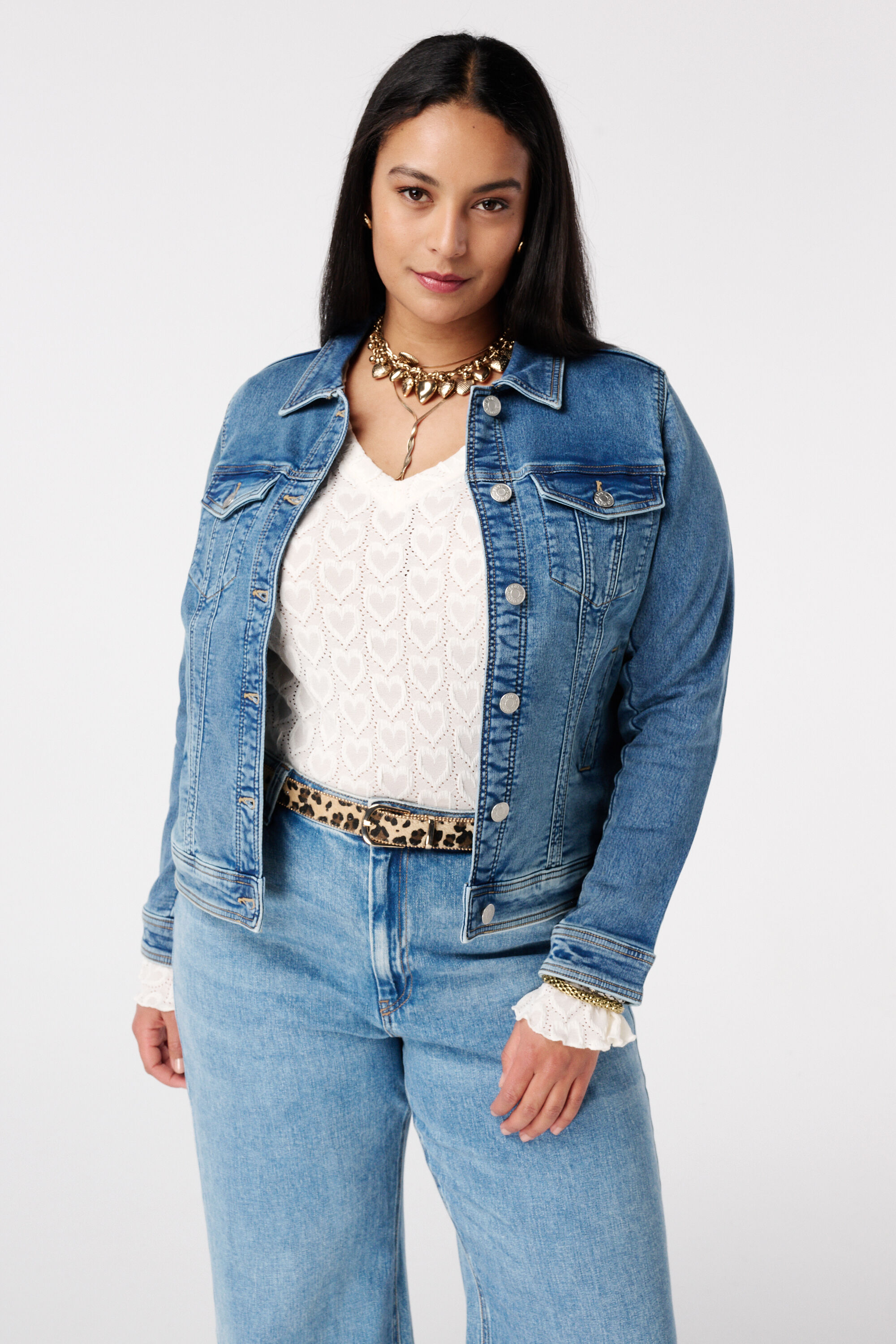 Chaqueta vaquera con cierre de botones