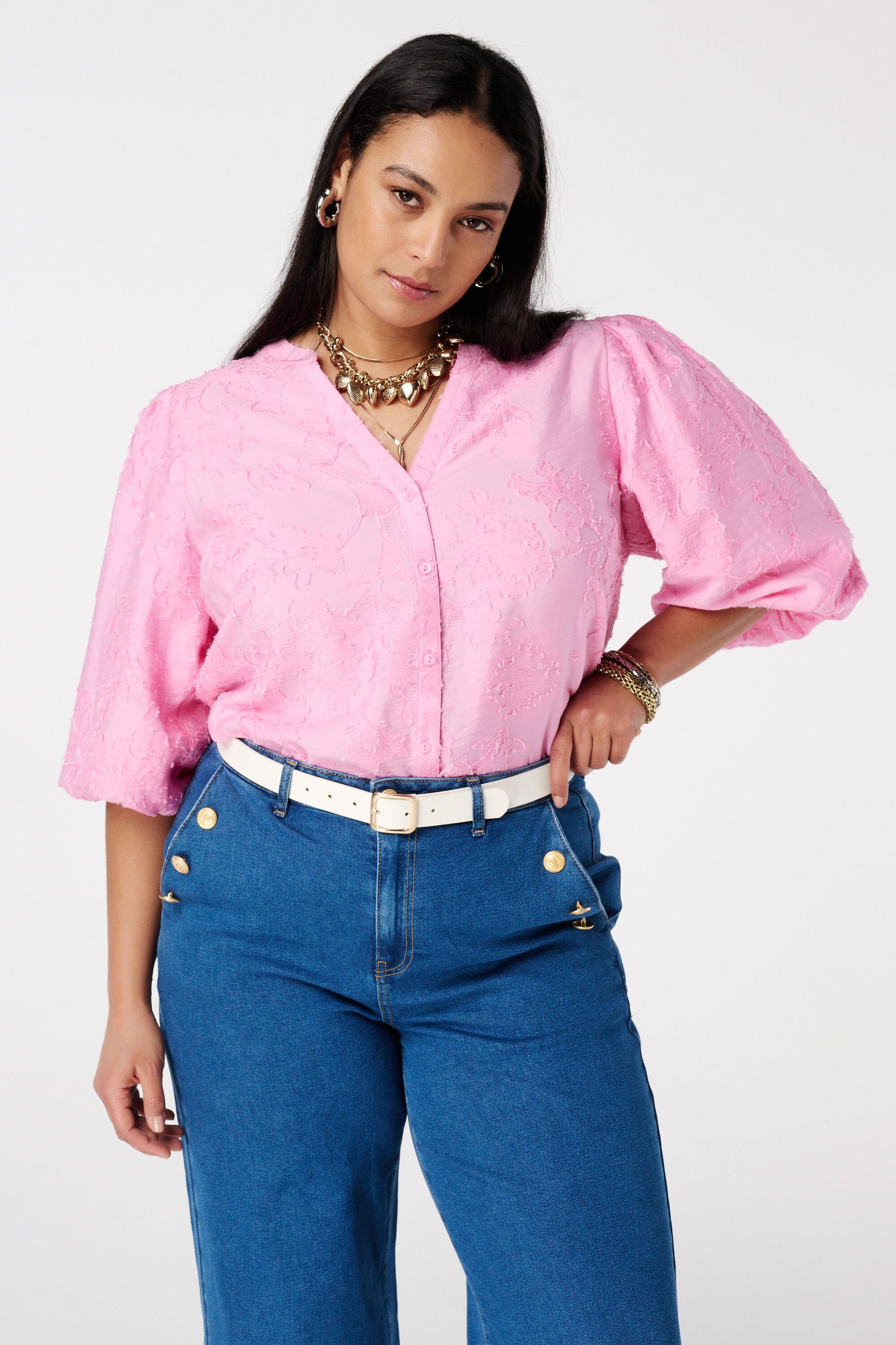 Cintur&oacute;n de imitaci&oacute;n de cuero con hebilla dorada