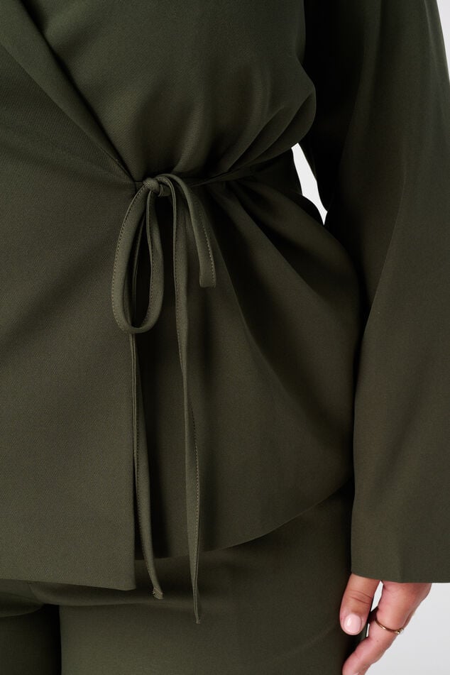 Chaqueta cruzada con cinturón con lazo image number 6