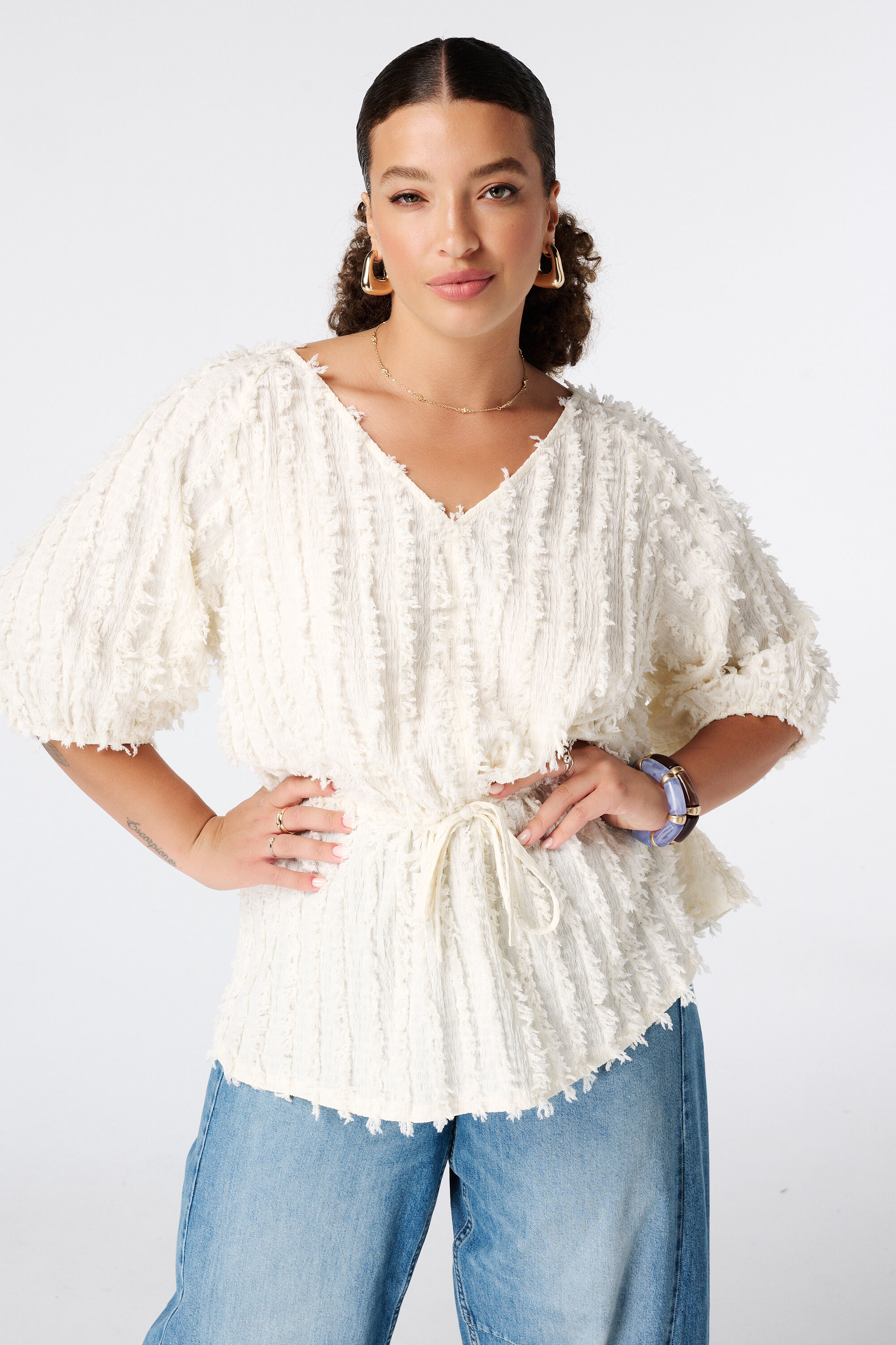 Top de tejido suave con cord&oacute;n ajustable