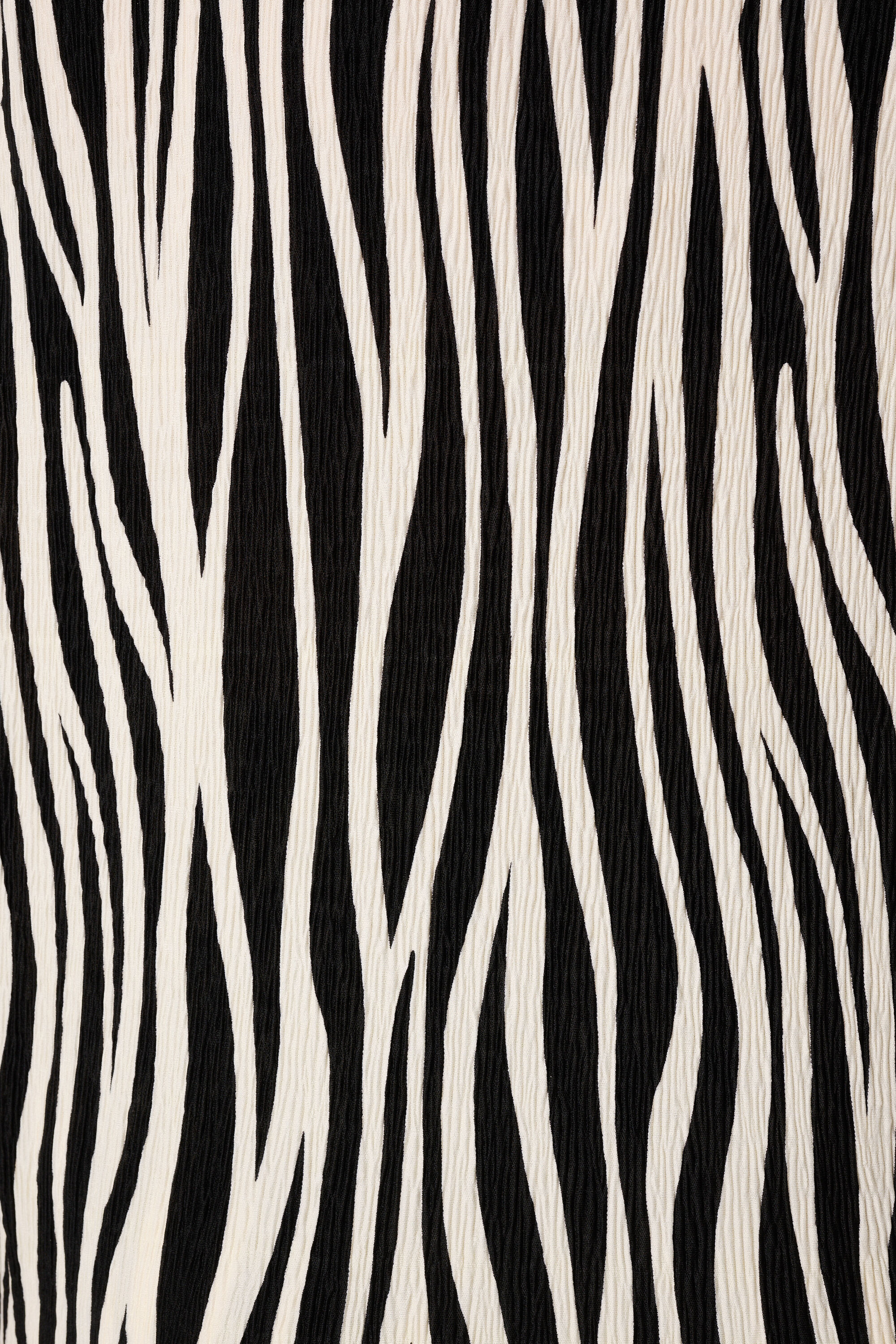 Pantalones con estampado animal image number 4