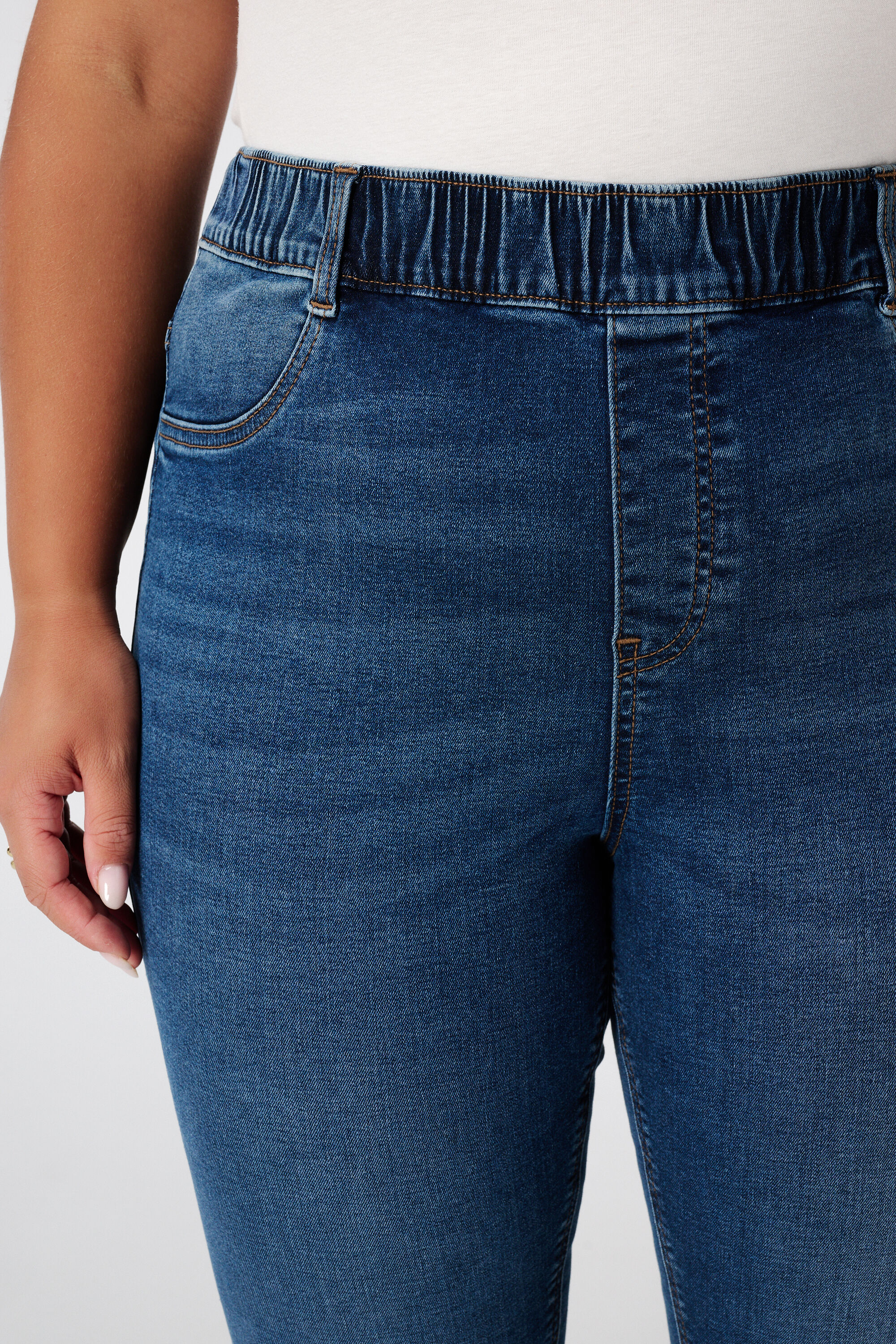 Treggings con aspecto denim image number 4