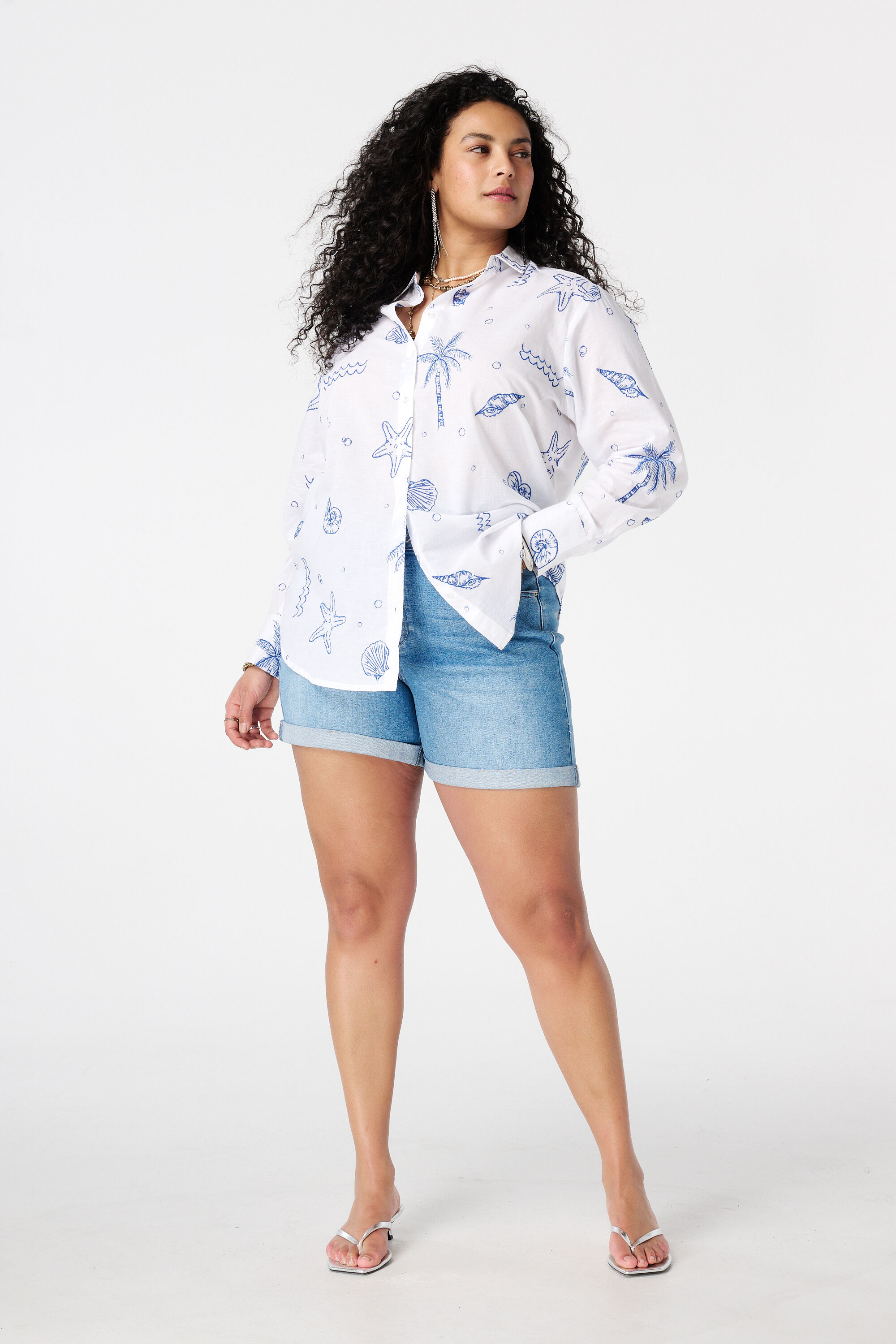 Blusa con estampado tropical image number 5