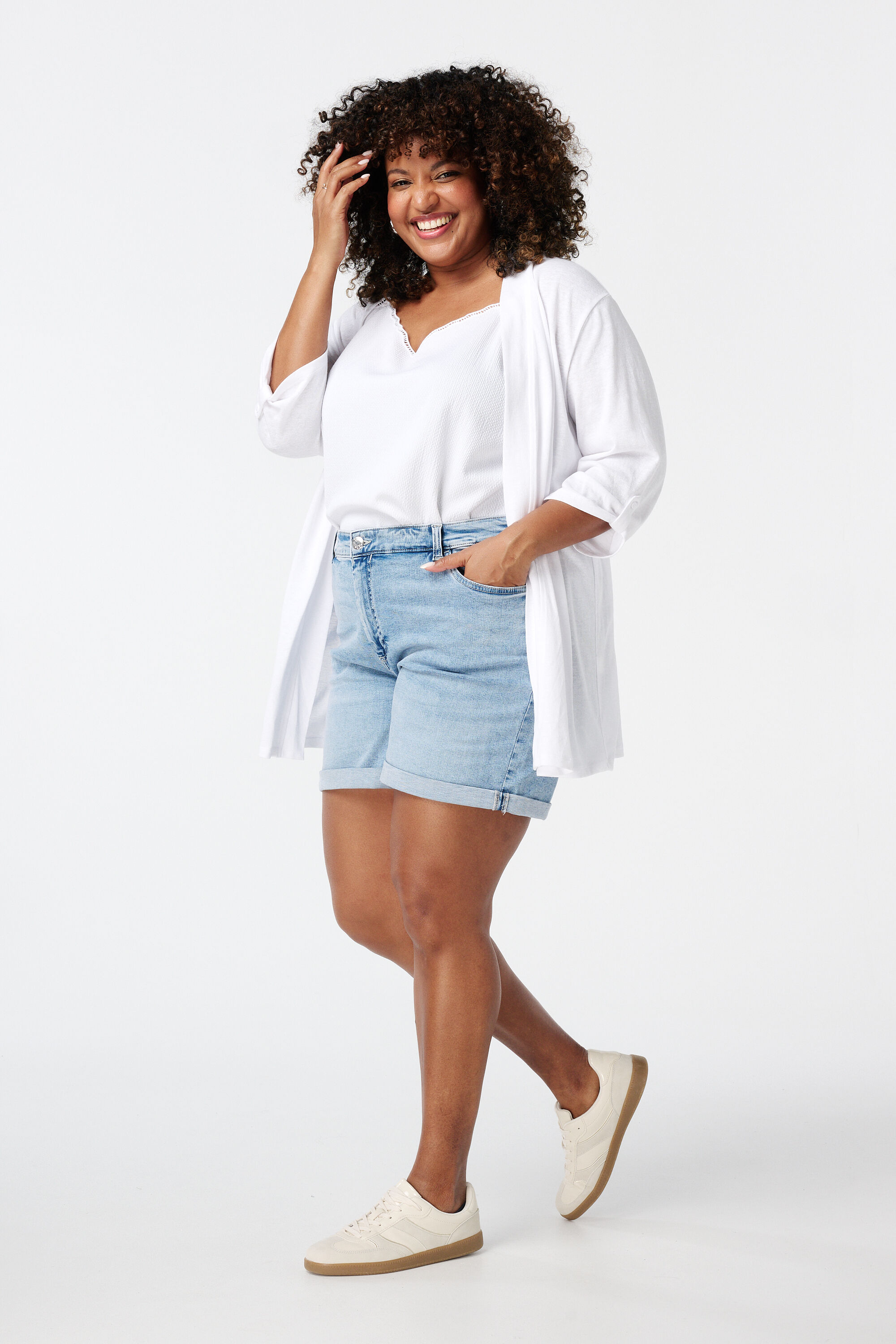 C&aacute;rdigan con manga tres cuartos image number 5