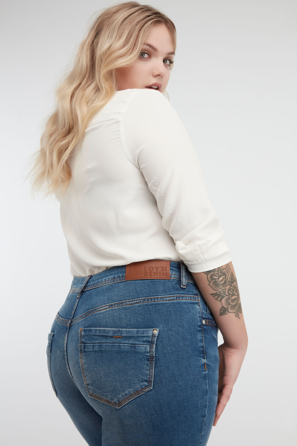 Vaqueros ROSE de corte holgado image number 4