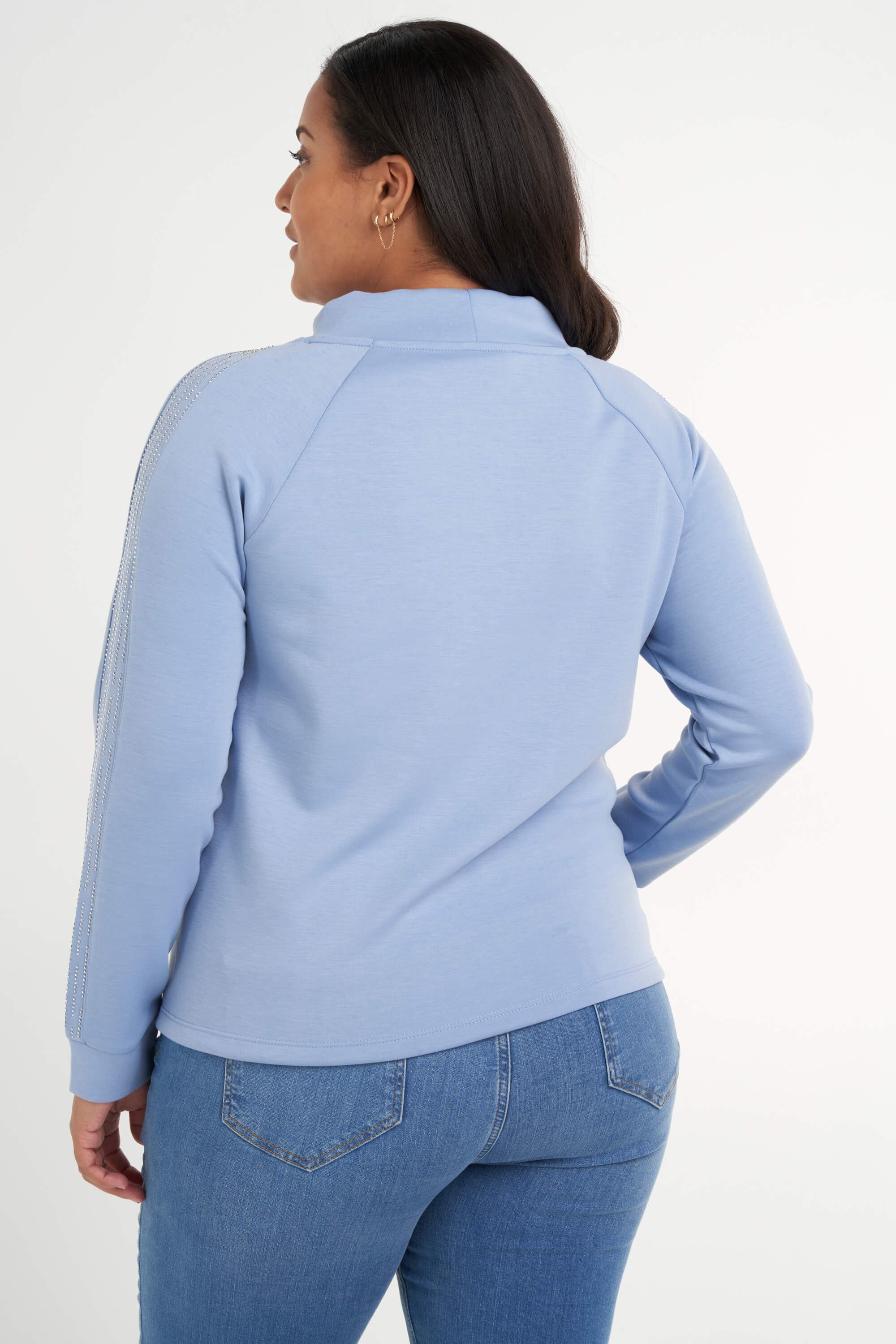 Su&eacute;ter con pedrer&iacute;a image number 3